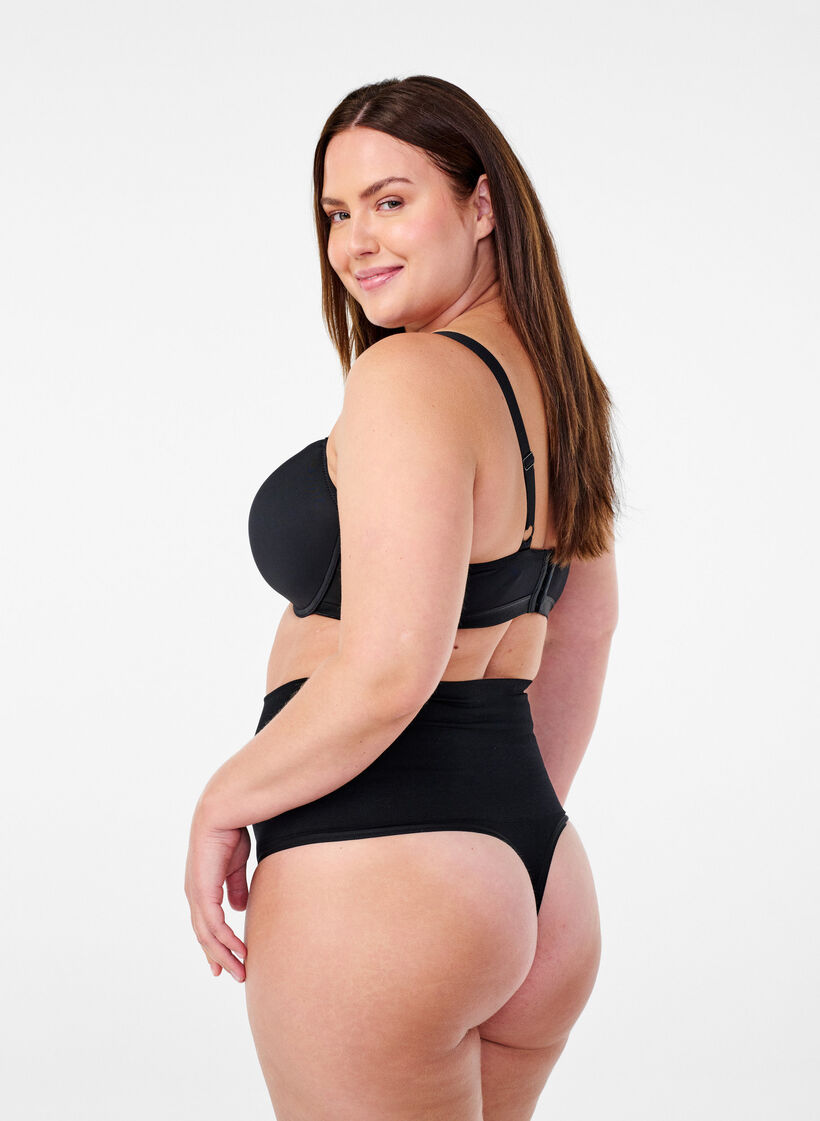 Naadloze tanga met een normale taille, Black, Model