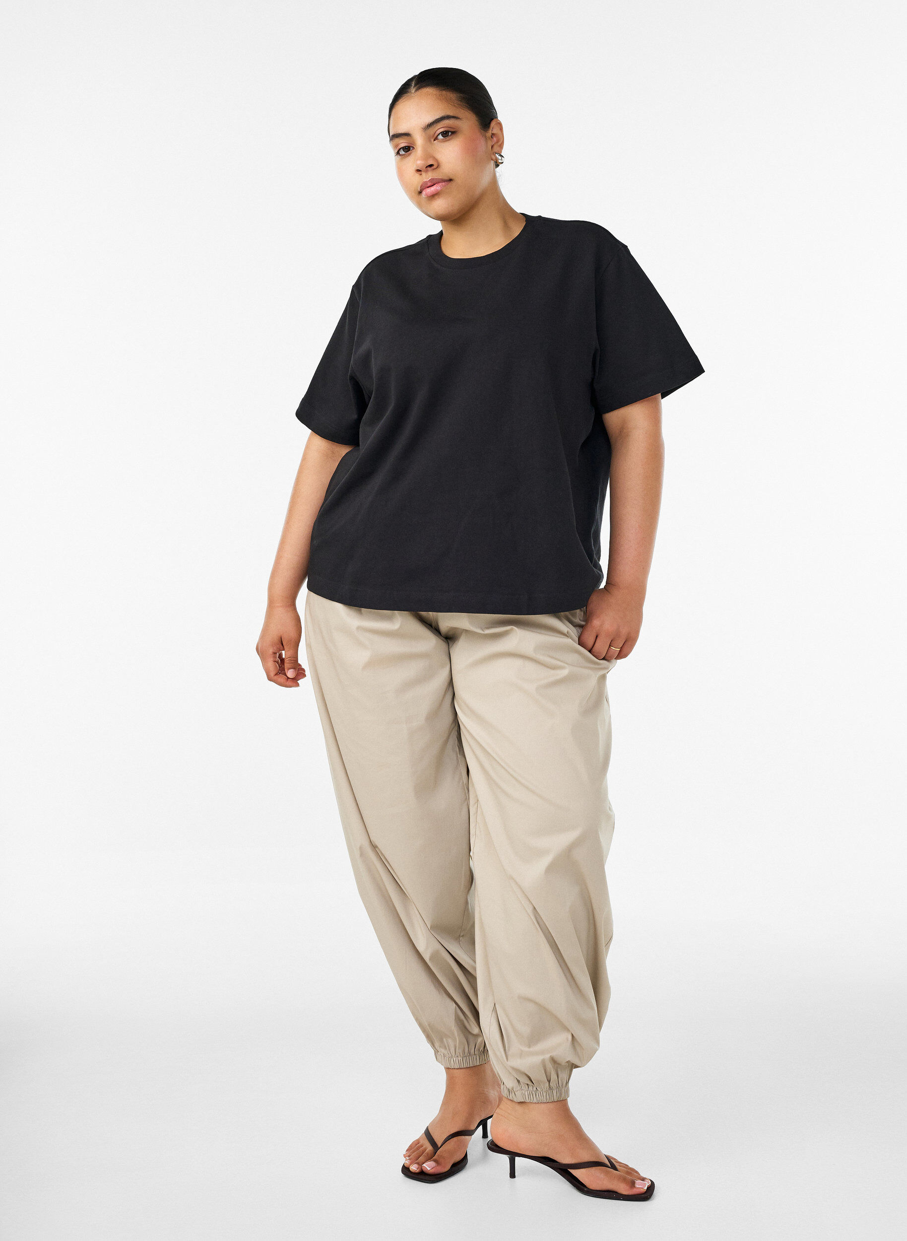 ZizziBoxy katoenen T-shirt, Zwart, Model image number 1