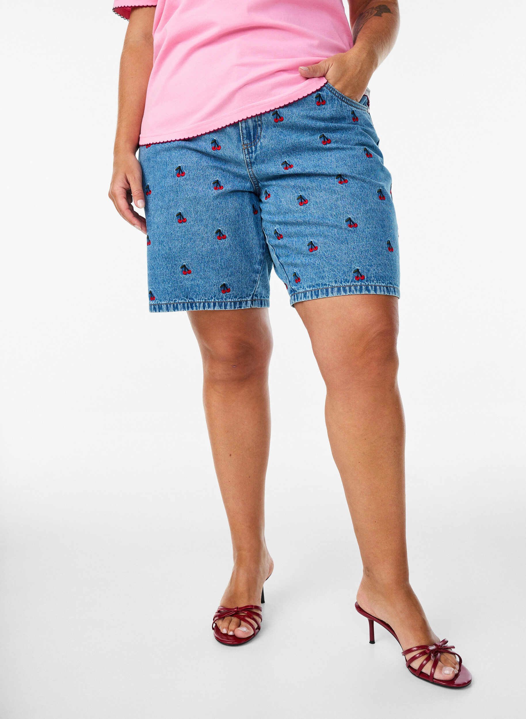ZizziGeborduurde denim shorts, Blauw, Model image number 3