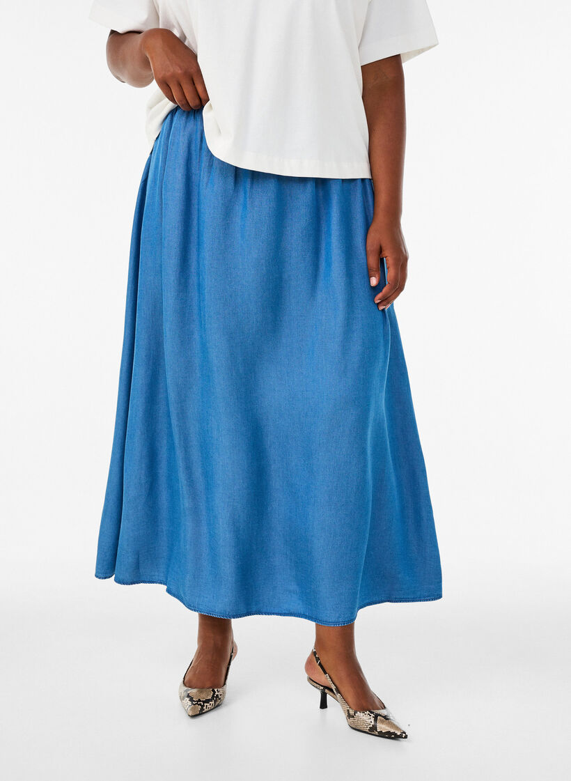 Maxirok met een denimlook in TENCEL&trade; Lyocell, Blauw, Model image number 2