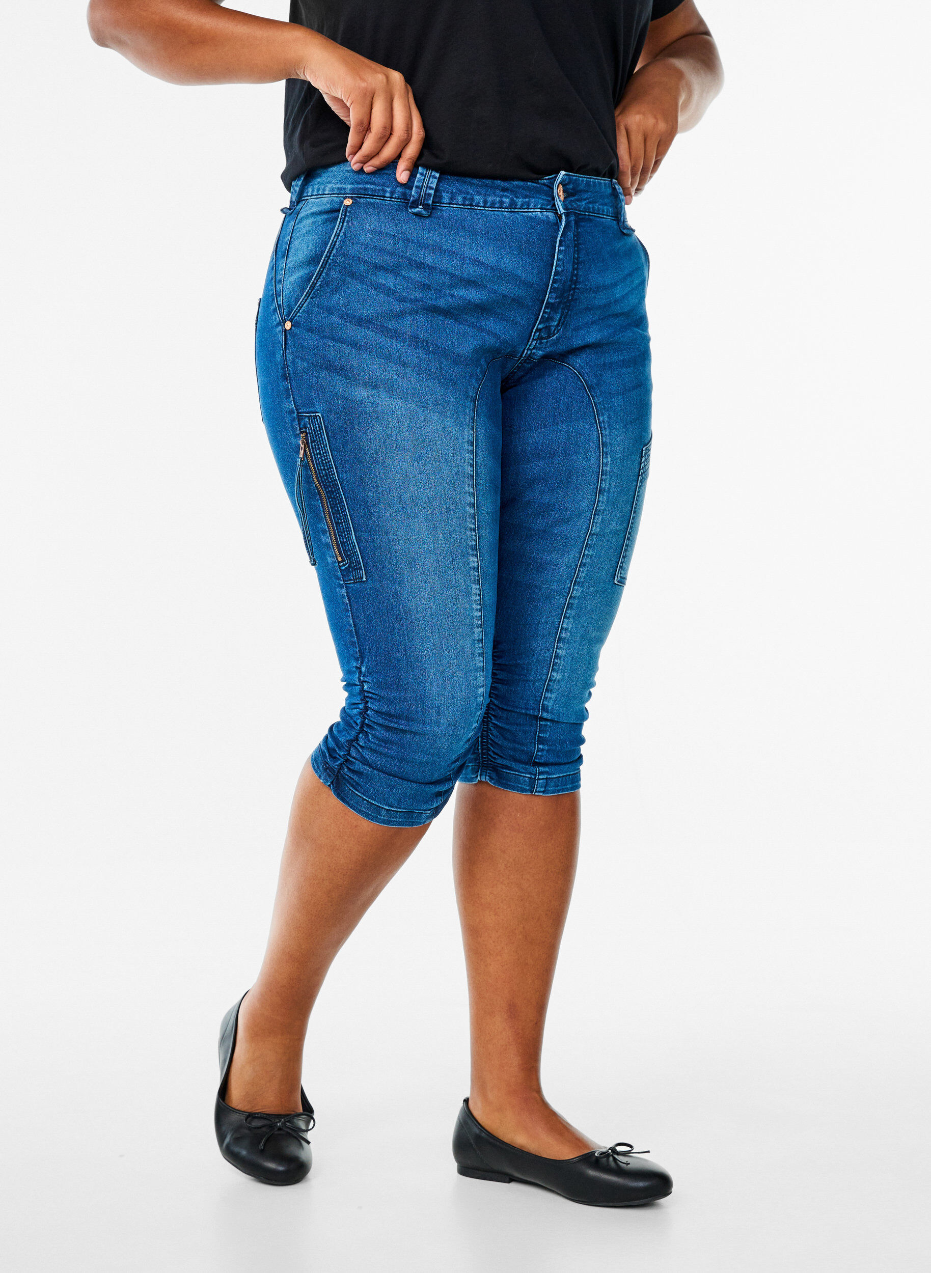 ZizziSlim fit capri jeans met zakken, Blauw, Model image number 2