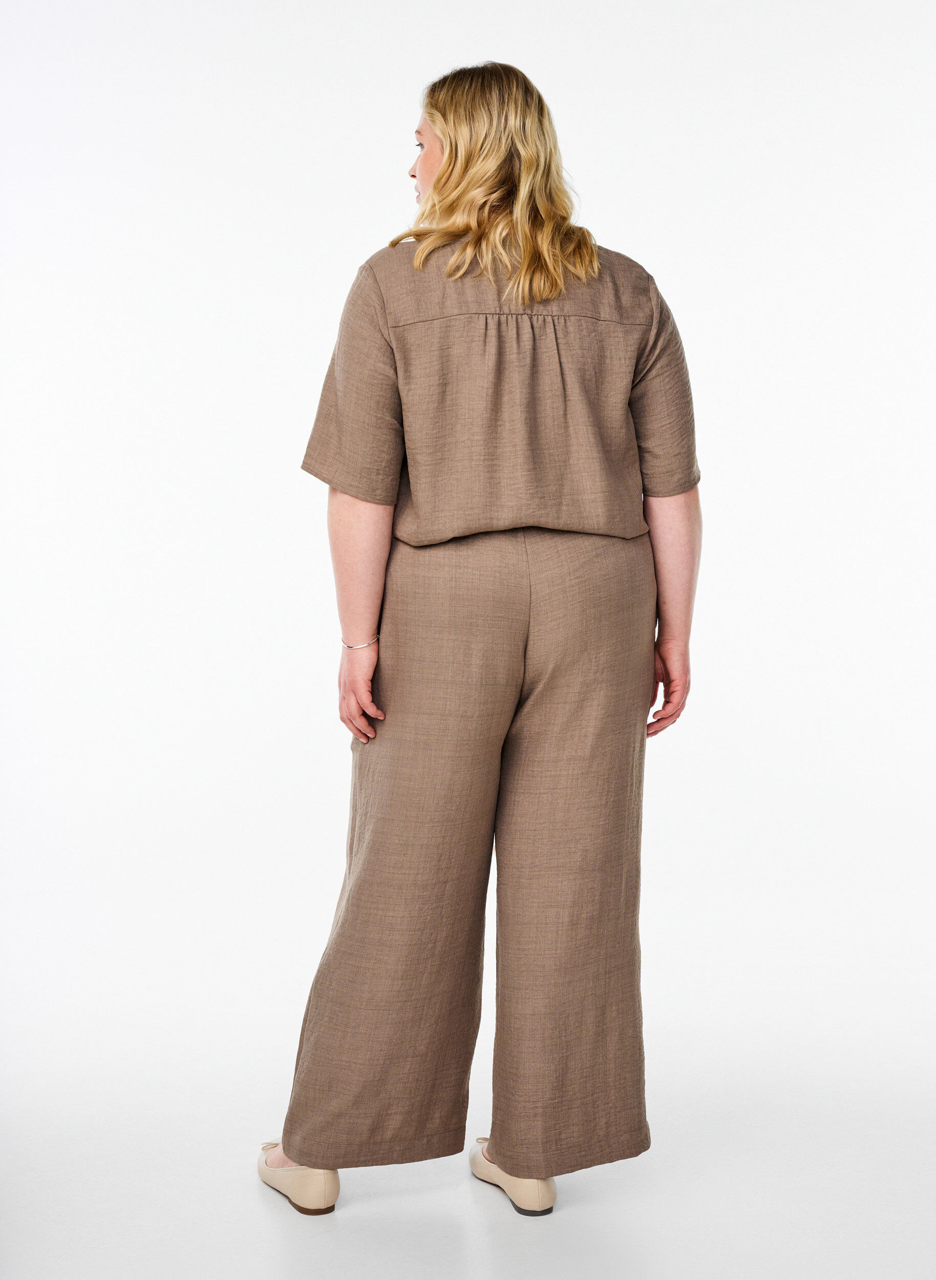 ZizziLosse broek met elastische tailleband en zakken, Bruin, Model image number 1