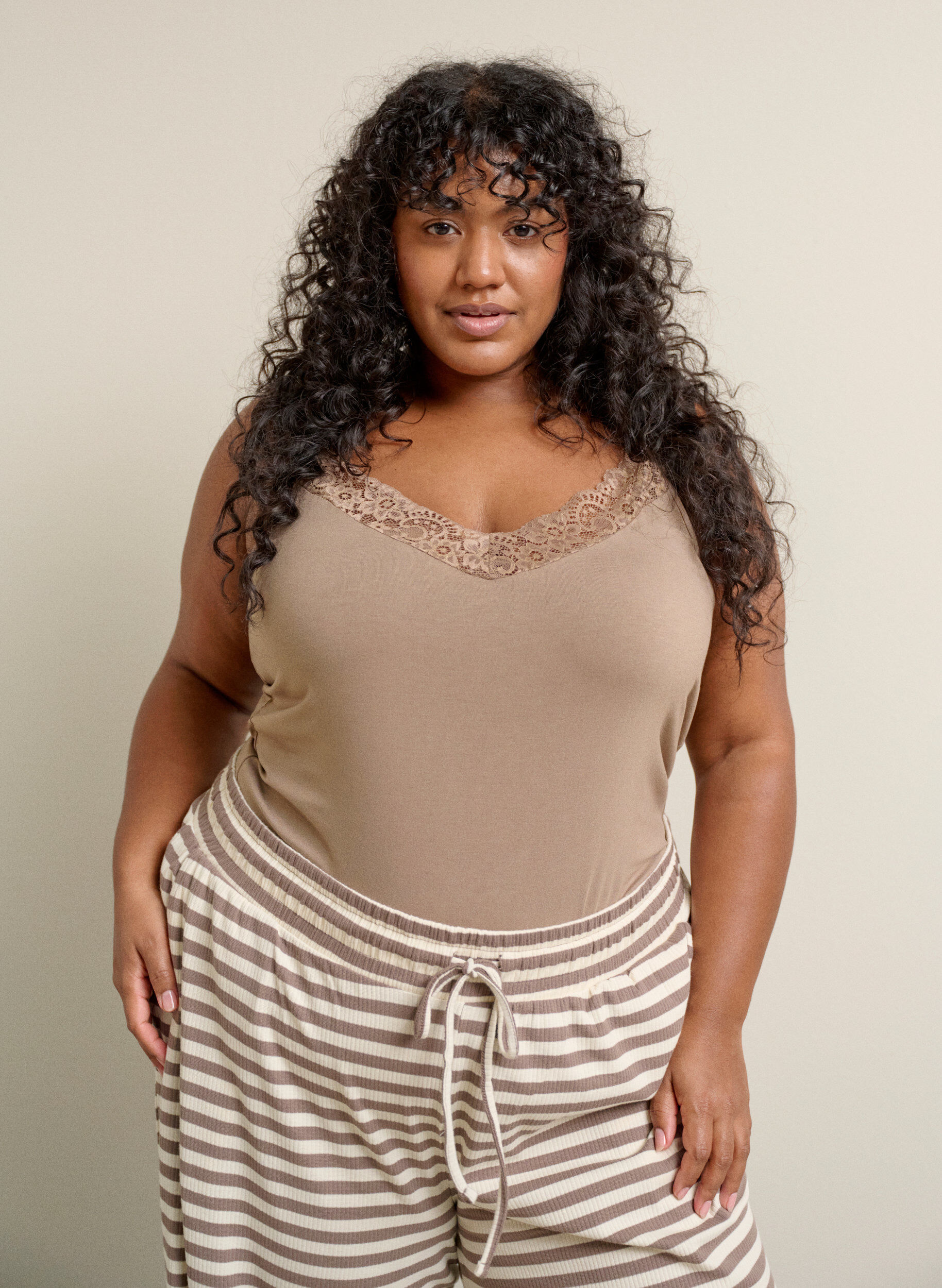 ZizziViscose top met kanten rand, Beige, Image image number 0