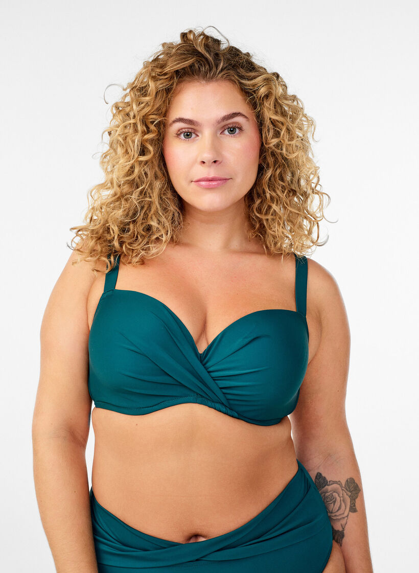 Bikini top met beugel en plooien, Groen, Model image number 0