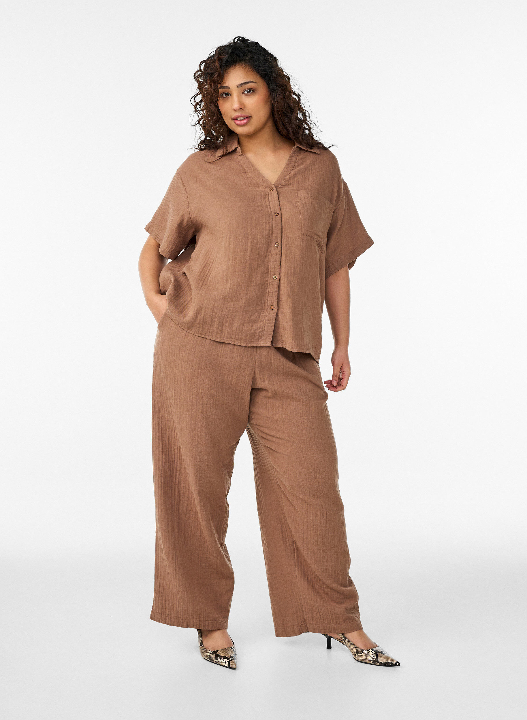 ZizziKatoenen mousseline blouse met korte mouwen, Bruin, Model image number 1