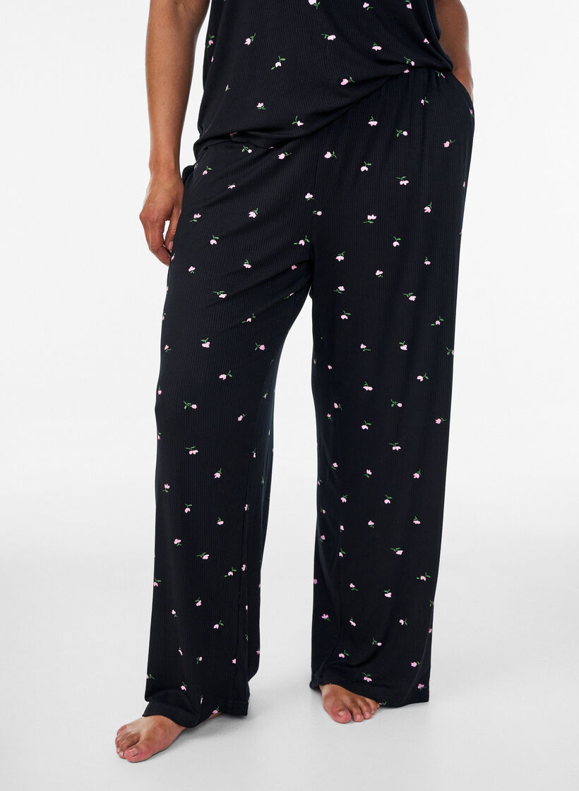 Pyjamabroek met geribde textuur en bloemenprint, Zwart, Model image number 3