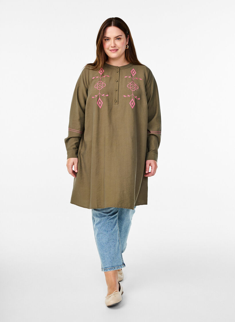 Korte jurk met contrasterend borduursel, Groen, Model image number 1