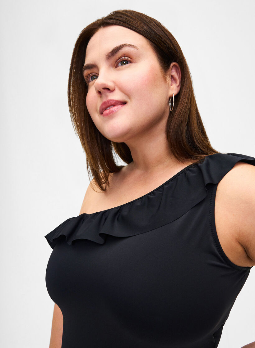 Een schouderbadpak met ruffle, Black, Model
