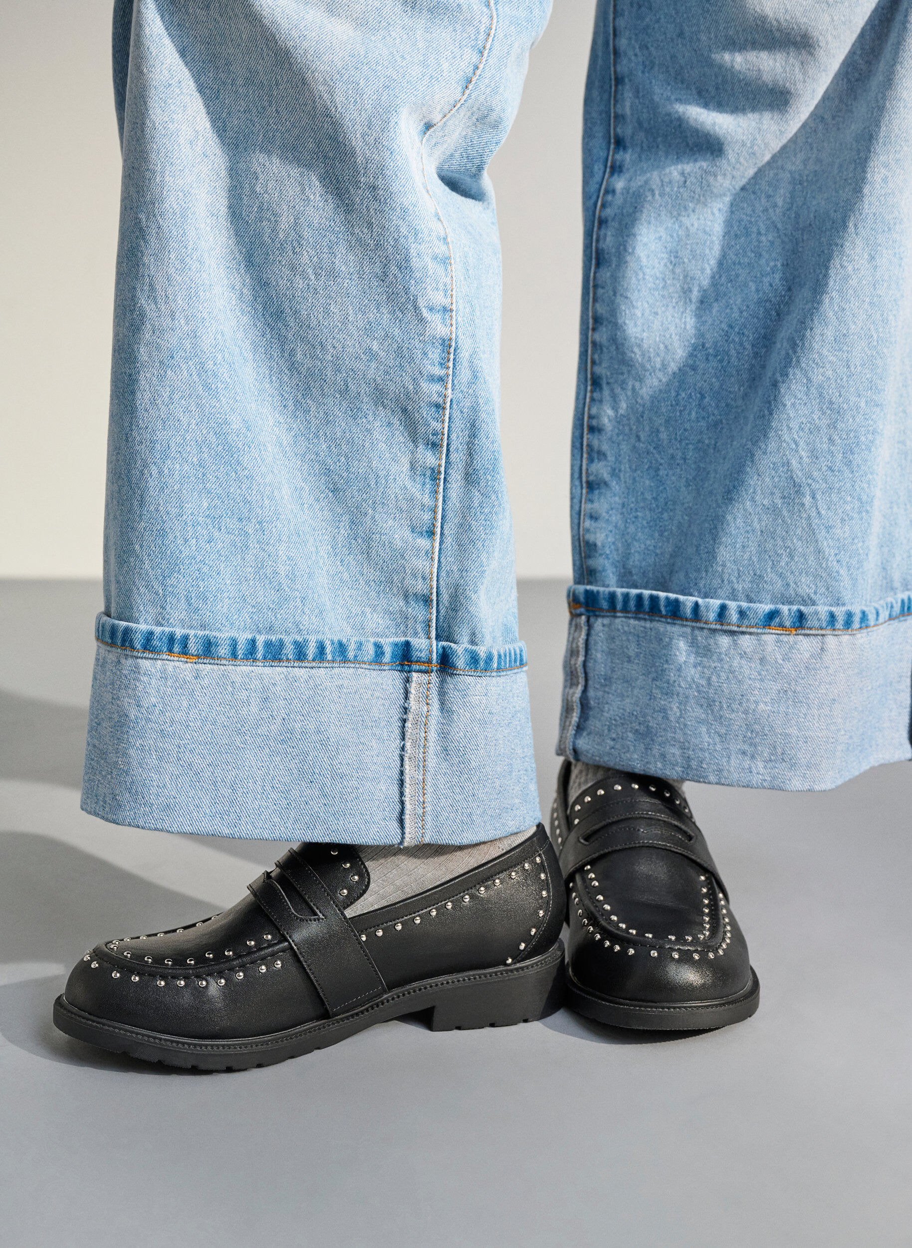 ZizziWide fit - Leren loafers met studs, Zwart, Image image number 0