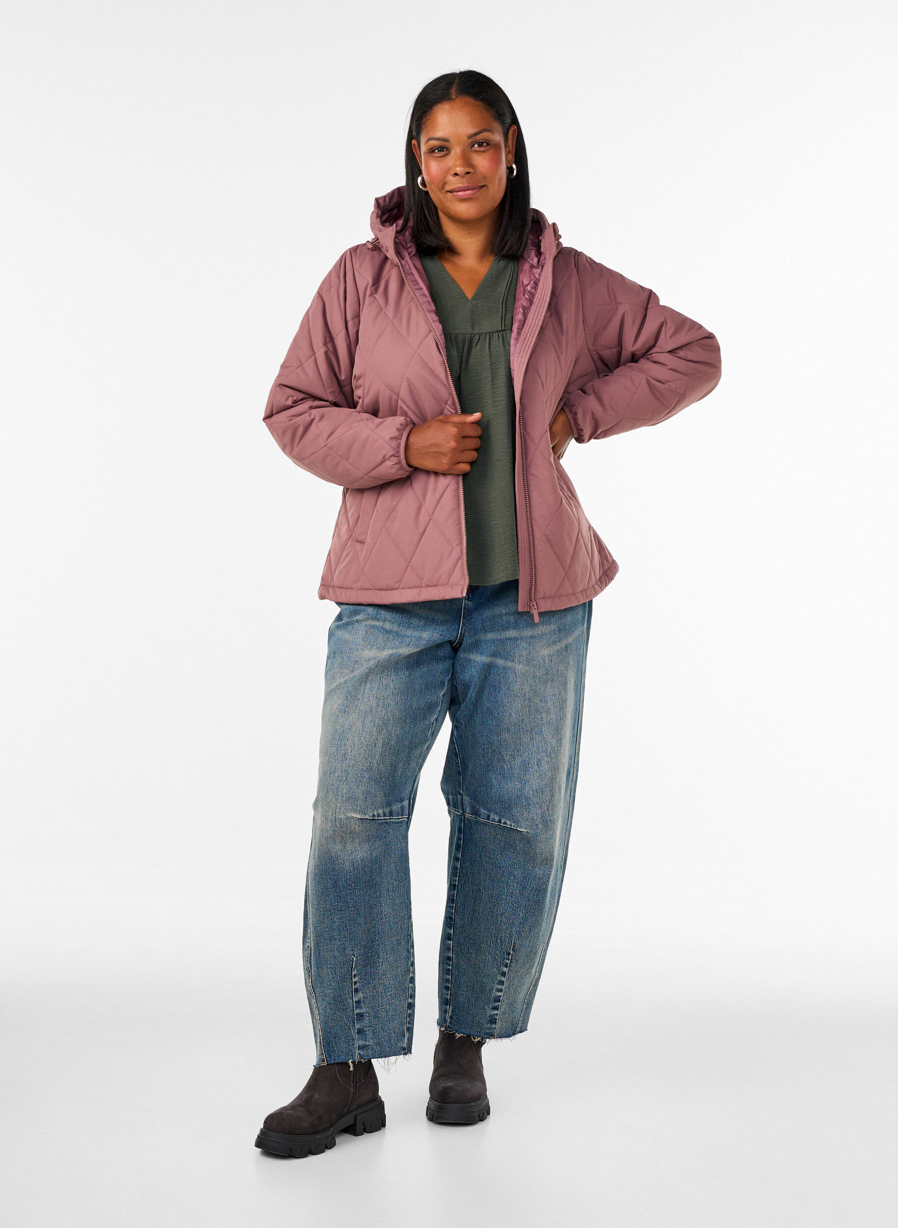 ZizziLicht gewatteerd jack met diamant-quilt, Roze, Model image number 1