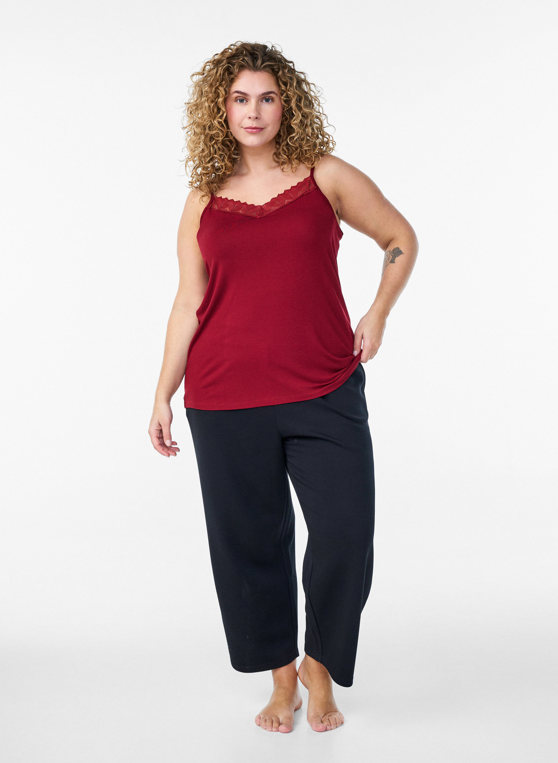 ZizziTop met kantdetail en spaghettibandjes, Bruin, Model image number 1