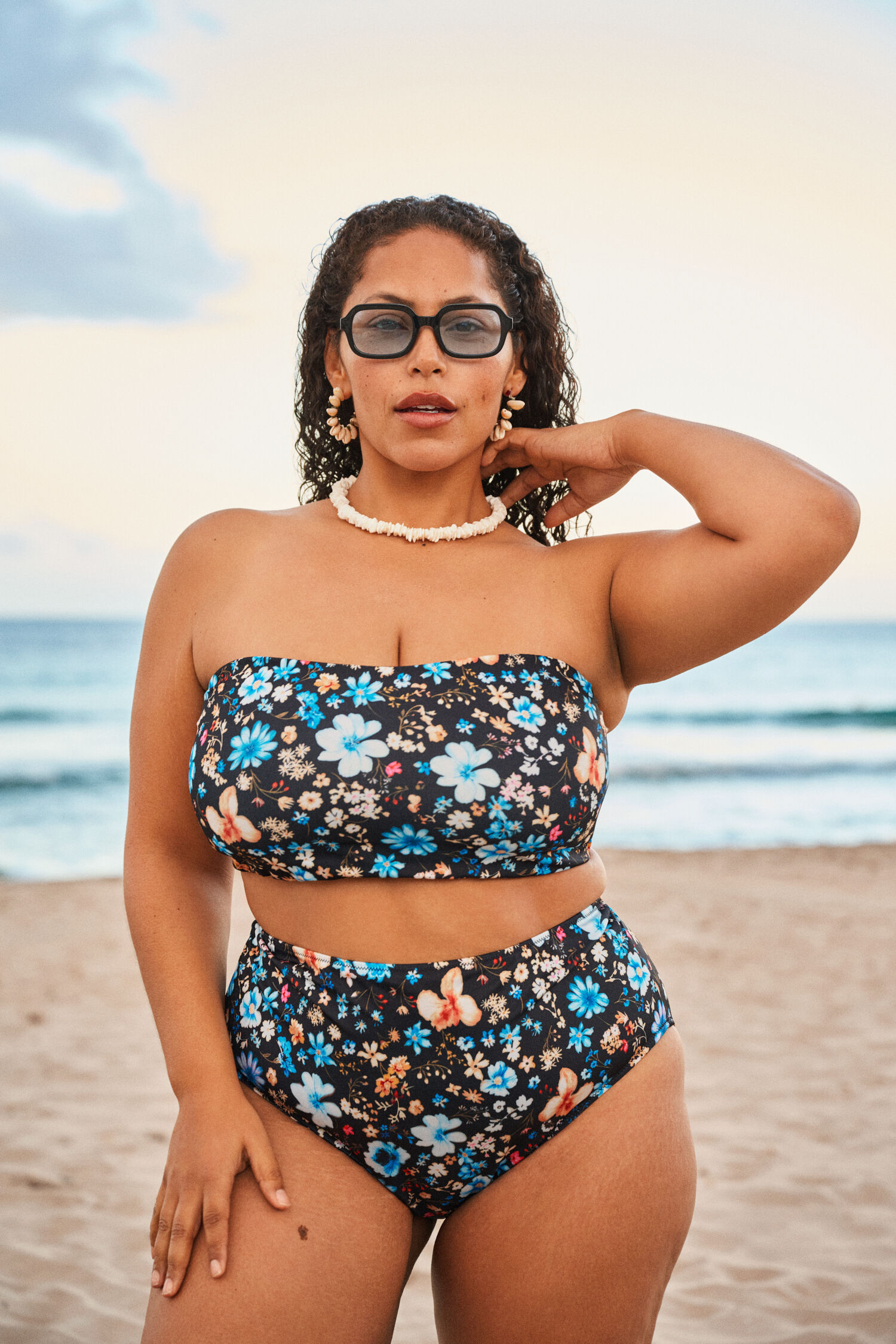 Straploze bikini, , Model