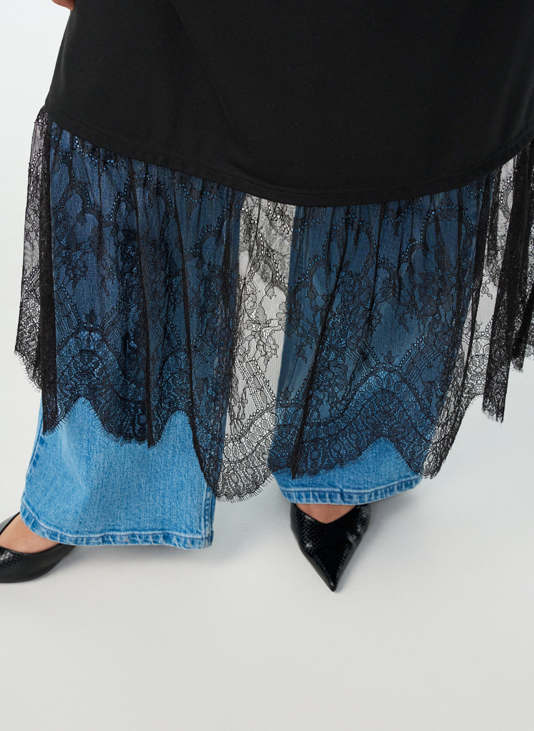 ZizziJersey T-shirt jurk met een kanten laag, Zwart, Model image number 2