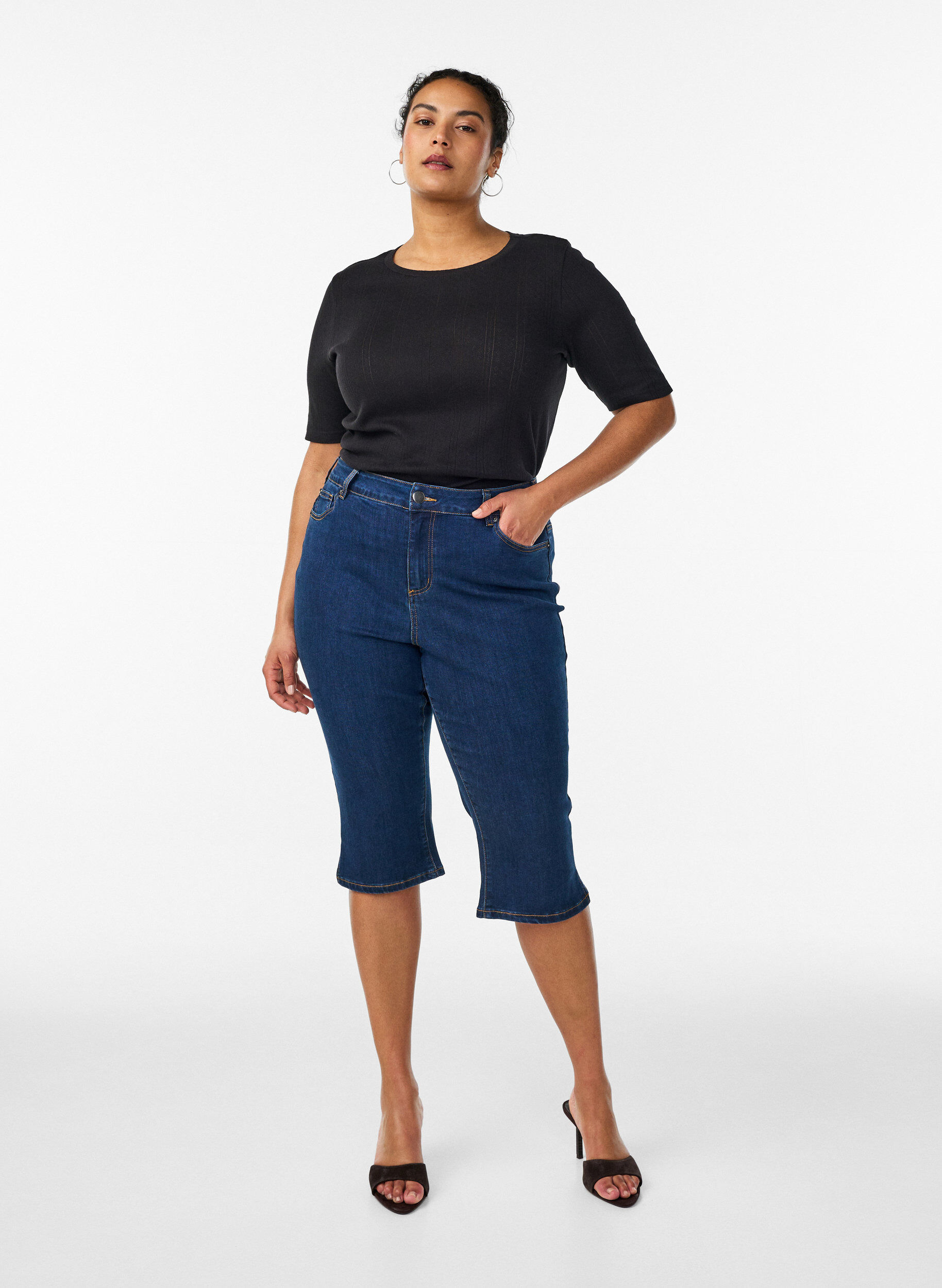 ZizziT-shirt van katoen met gaatjesborduursel, Zwart, Model image number 1