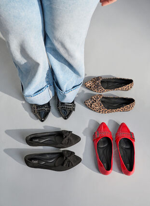 ZizziWide fit - Ballerina met bandje en studs, Adrenaline Rush, Image image number 0