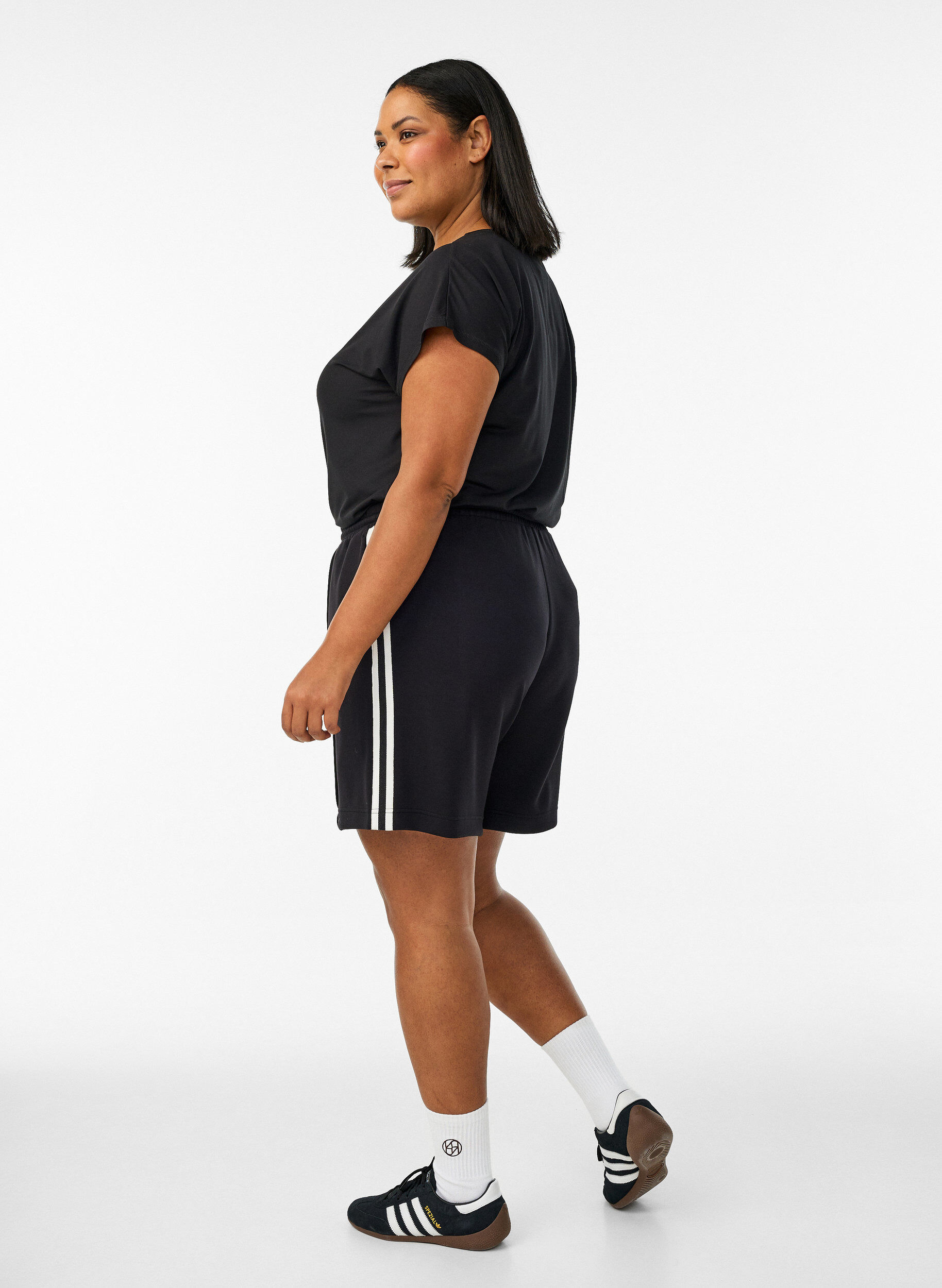 ZizziHigh waist shorts met streepdessin details, Zwart, Model image number 2