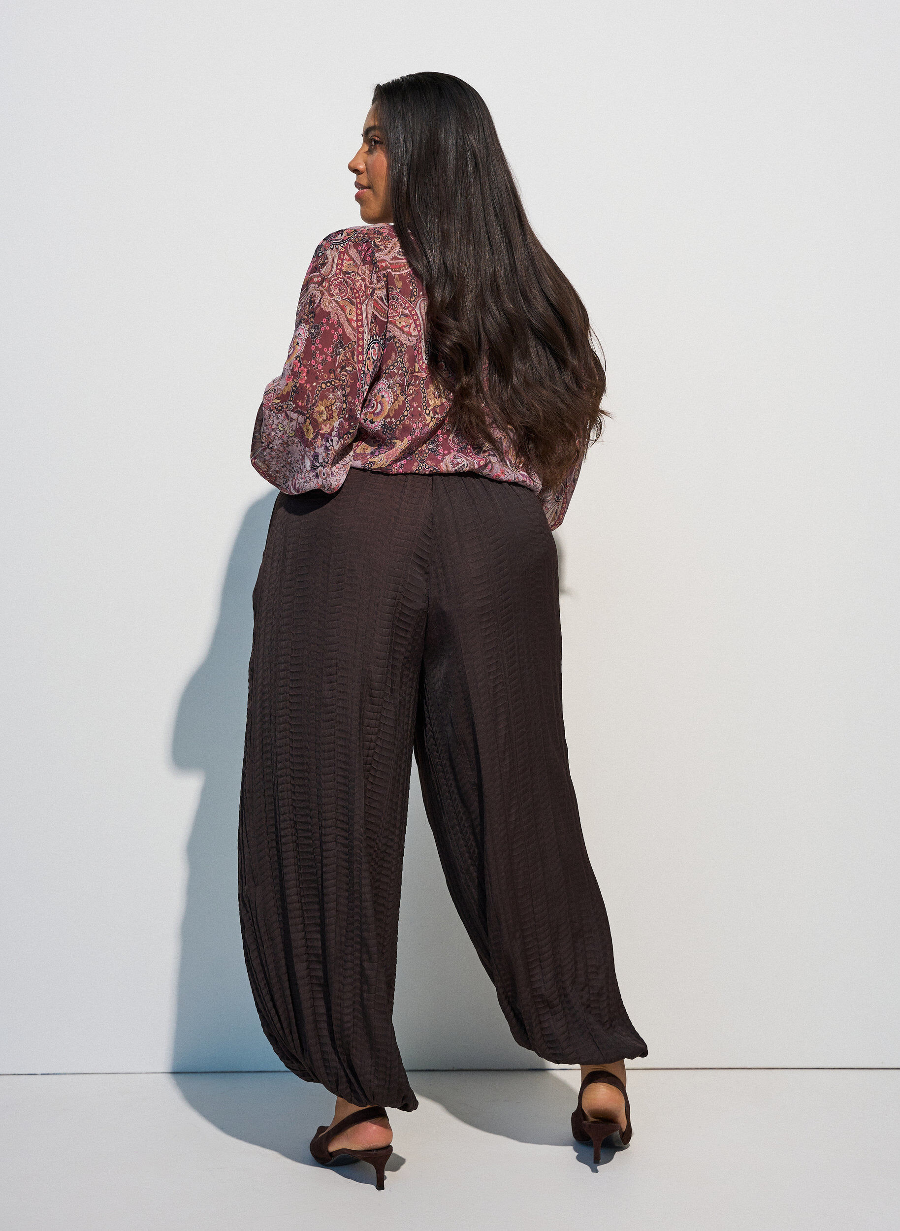 ZizziBallonbroek met structuur en elastische taille, Bruin, Model image number 1