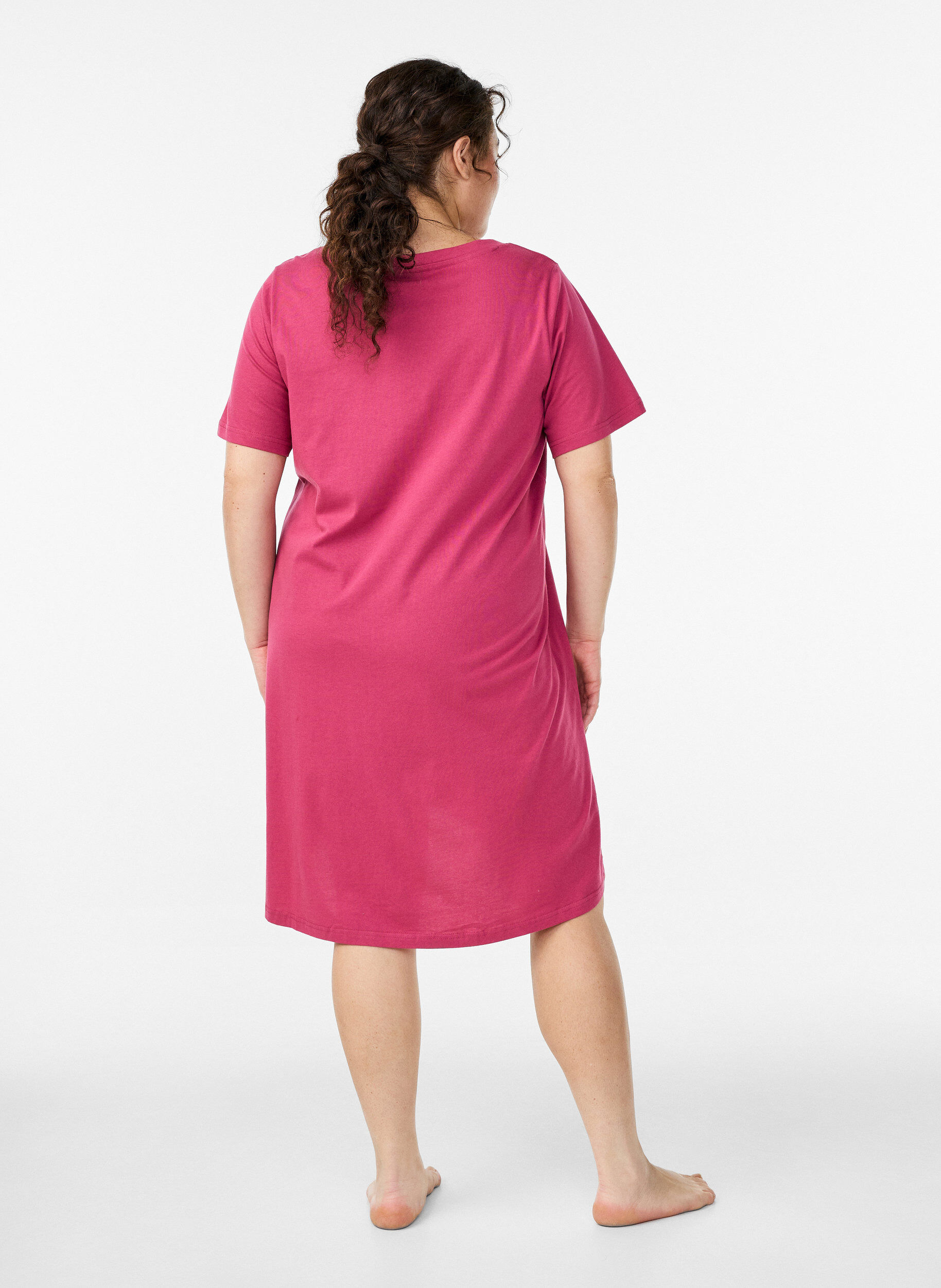 Zizzi Chemise de nuit en coton biologique et &agrave; col en V, Bordeaux, Model image number 1