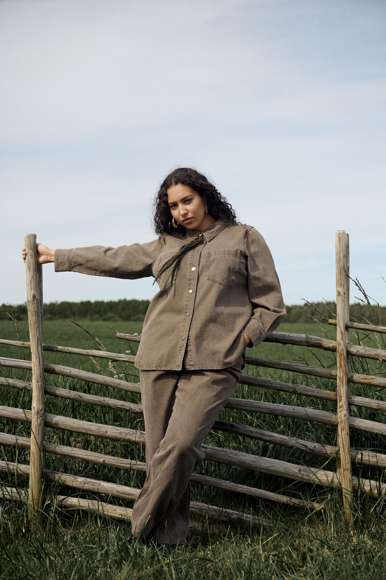 Bruine denim set, , Model