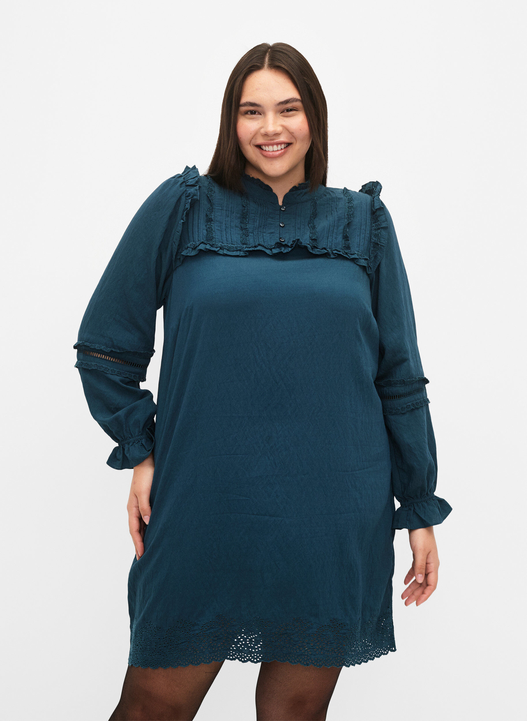 Viscose jurk met Engels borduurwerk en ruches, Reflecting Pond, Model