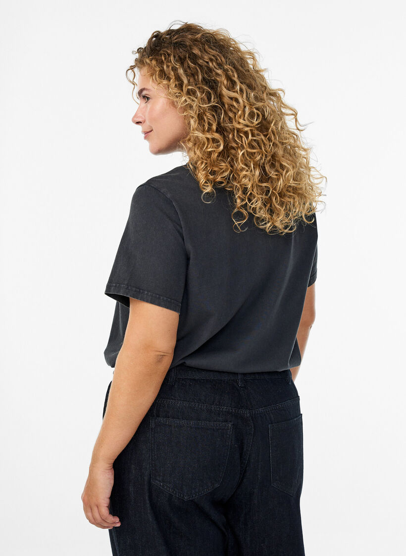 Organisch katoenen T-shirt met studs, Grey Wash Reclaiming, Model