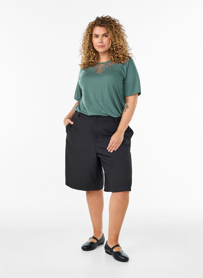 Blouse met kanten inzetstuk en ballonmouwen, Groen, Model image number 1
