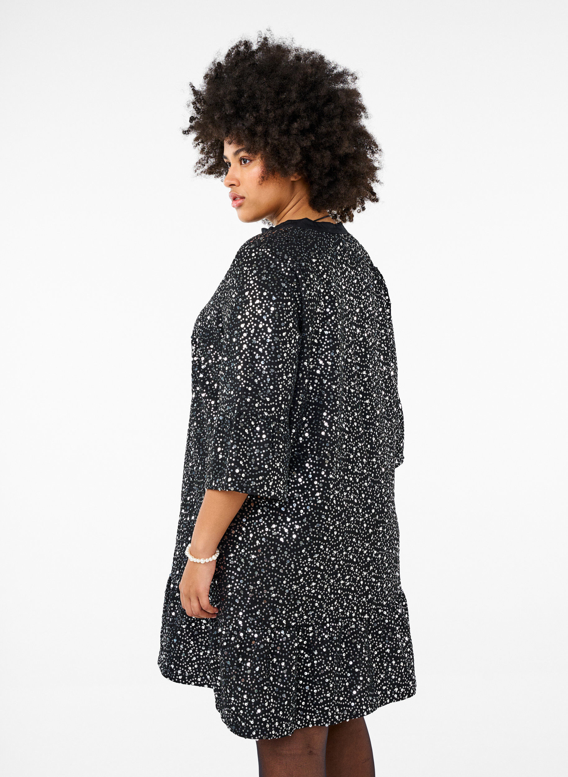 ZizziPaillettenjurk met V-hals en 3/4 mouwen, Black w. Sequins, Model image number 1