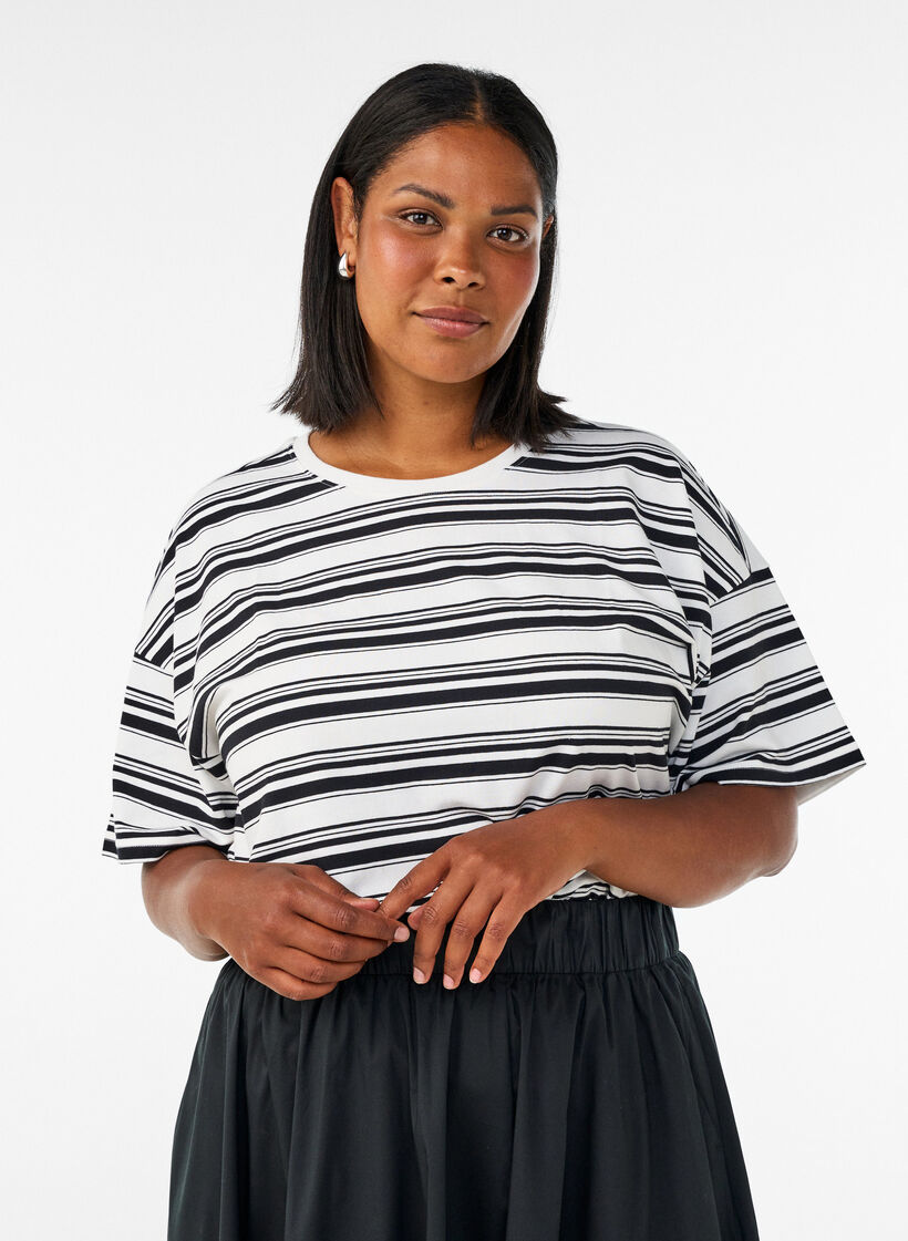 Boxy T-shirt met gestreept patroon, Zwart, Model image number 0