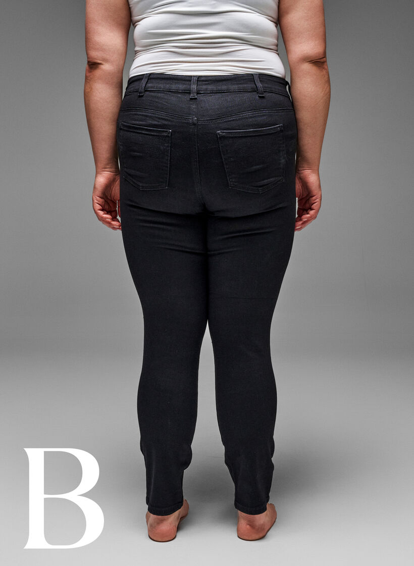 Strakke pasvorm jeans met een normale taille, Black, Model image number 5