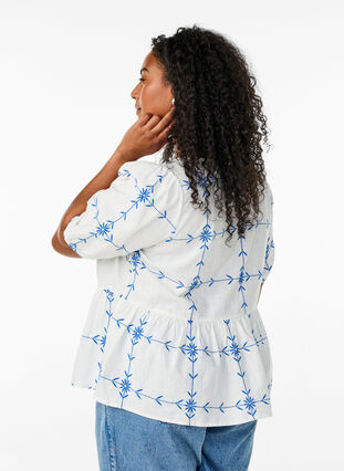 ZizziBlouse met korte mouwen, V-hals en borduurwerk, B.White Daphne Emb., Model image number 1