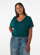 Basic T-shirt met V-hals van viscose, Groen, Model image number 0