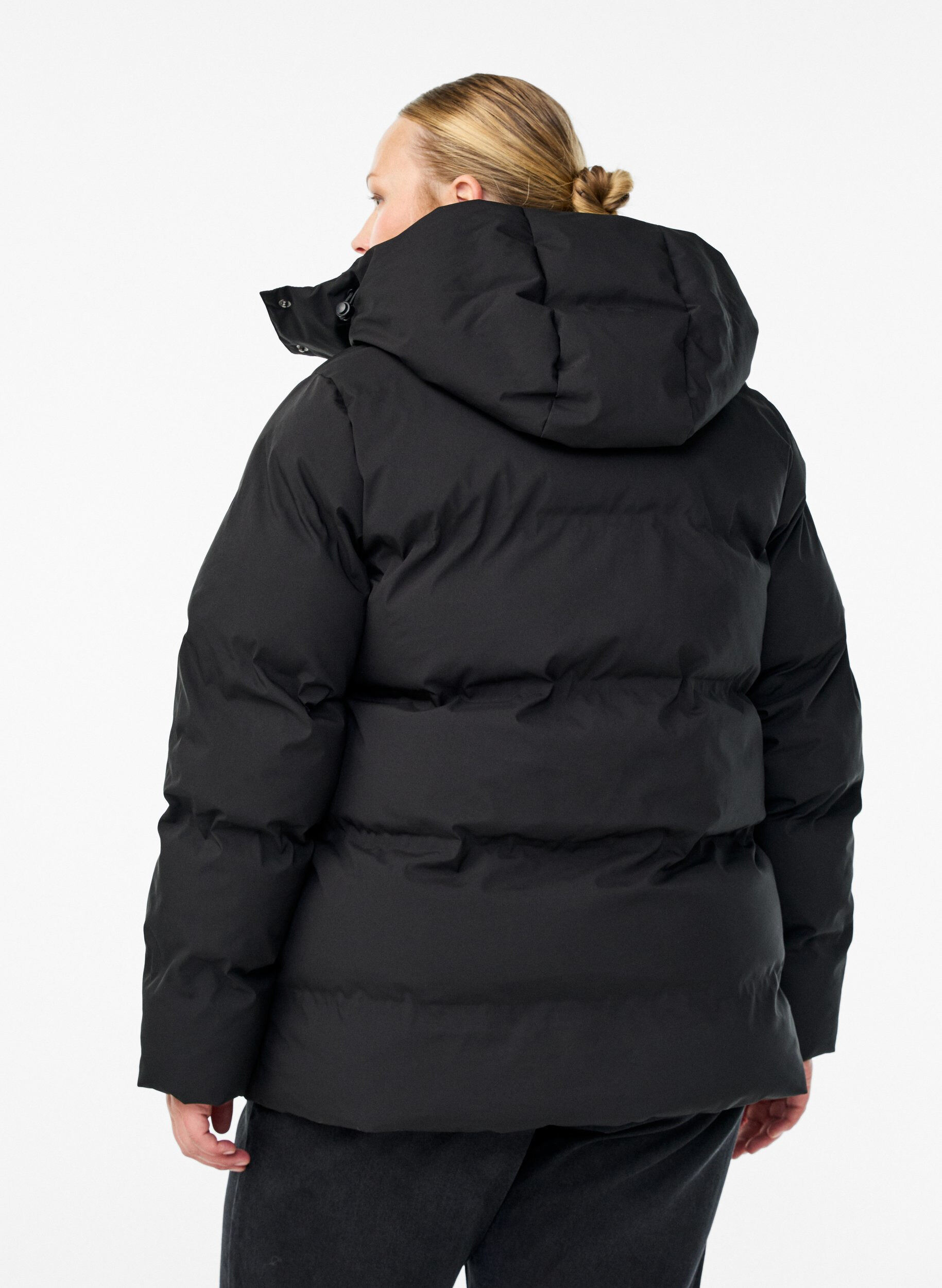 ZizziKorte gewatteerde jas met afneembare capuchon, Zwart, Model image number 2