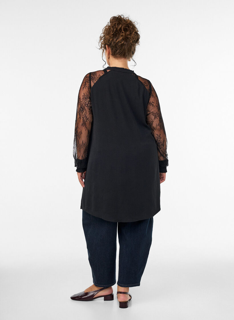 Tuniek met doorschijnende kanten mouwen, Zwart, Model image number 2