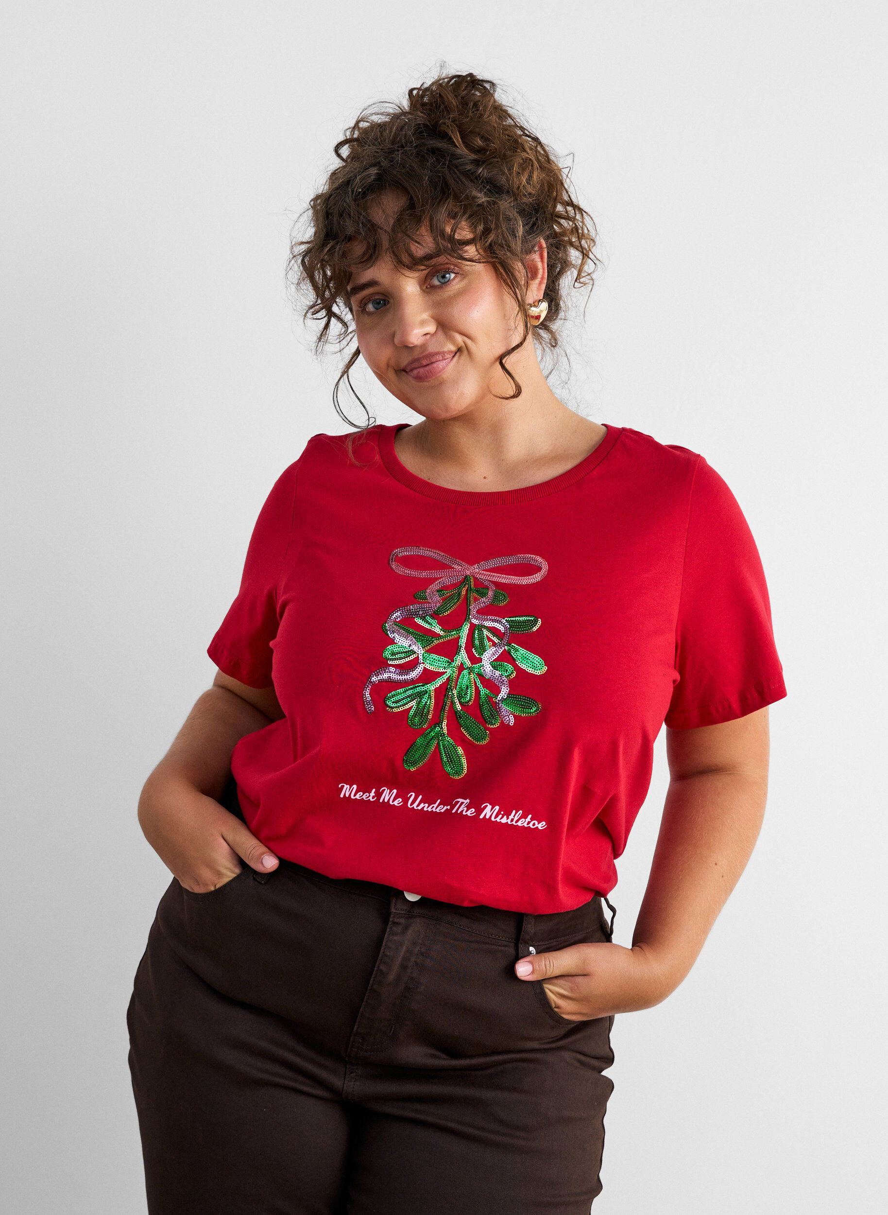 Kerst T-shirt van biologisch katoen, Rood, Model