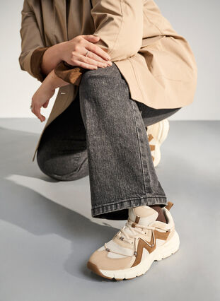 ZizziWide fit - Sneakers met contrasterende veterdetails, Tofu, Image image number 0