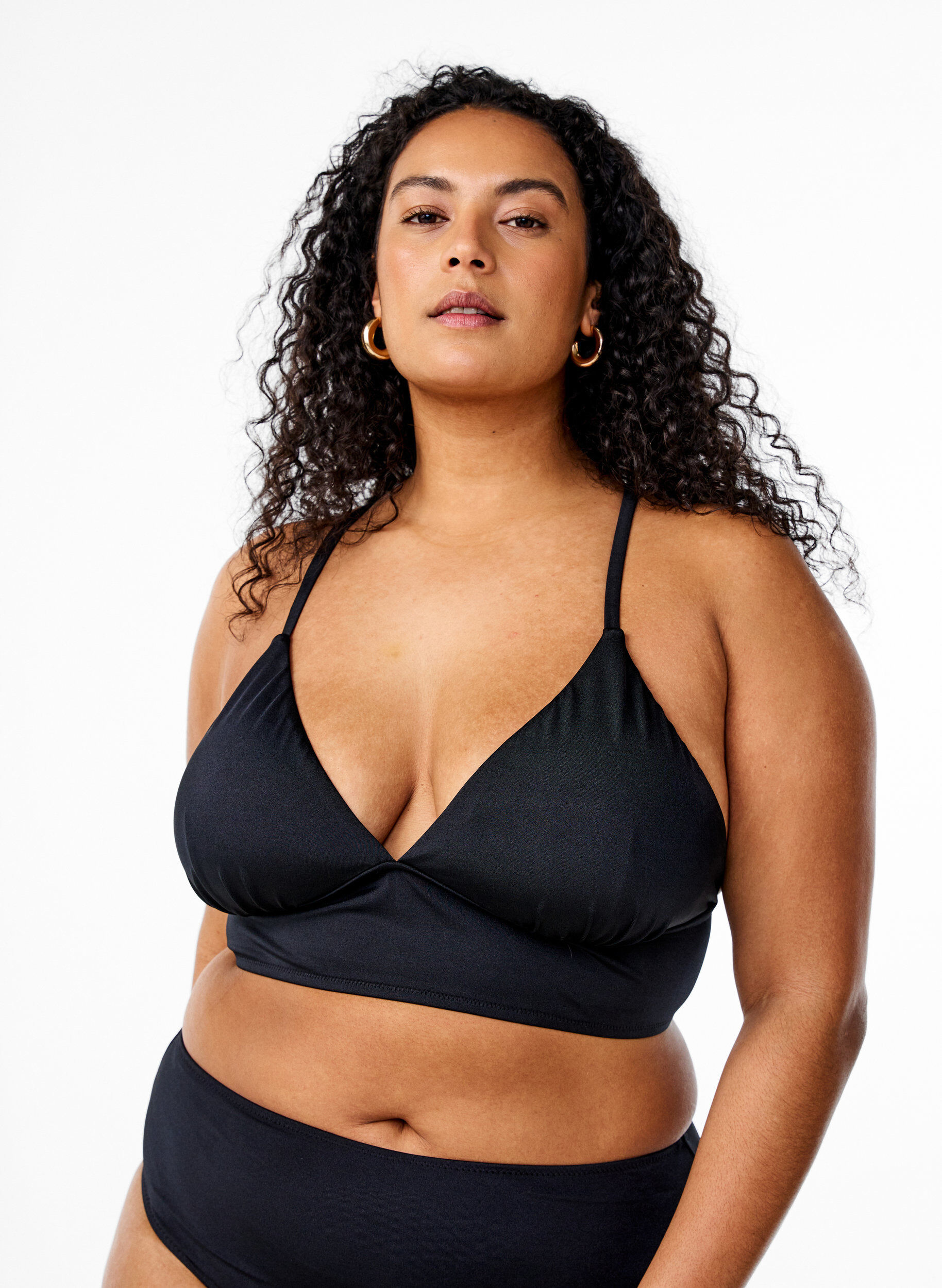 Bikinitop met uitneembare pads en rugsluiting, Zwart, Model