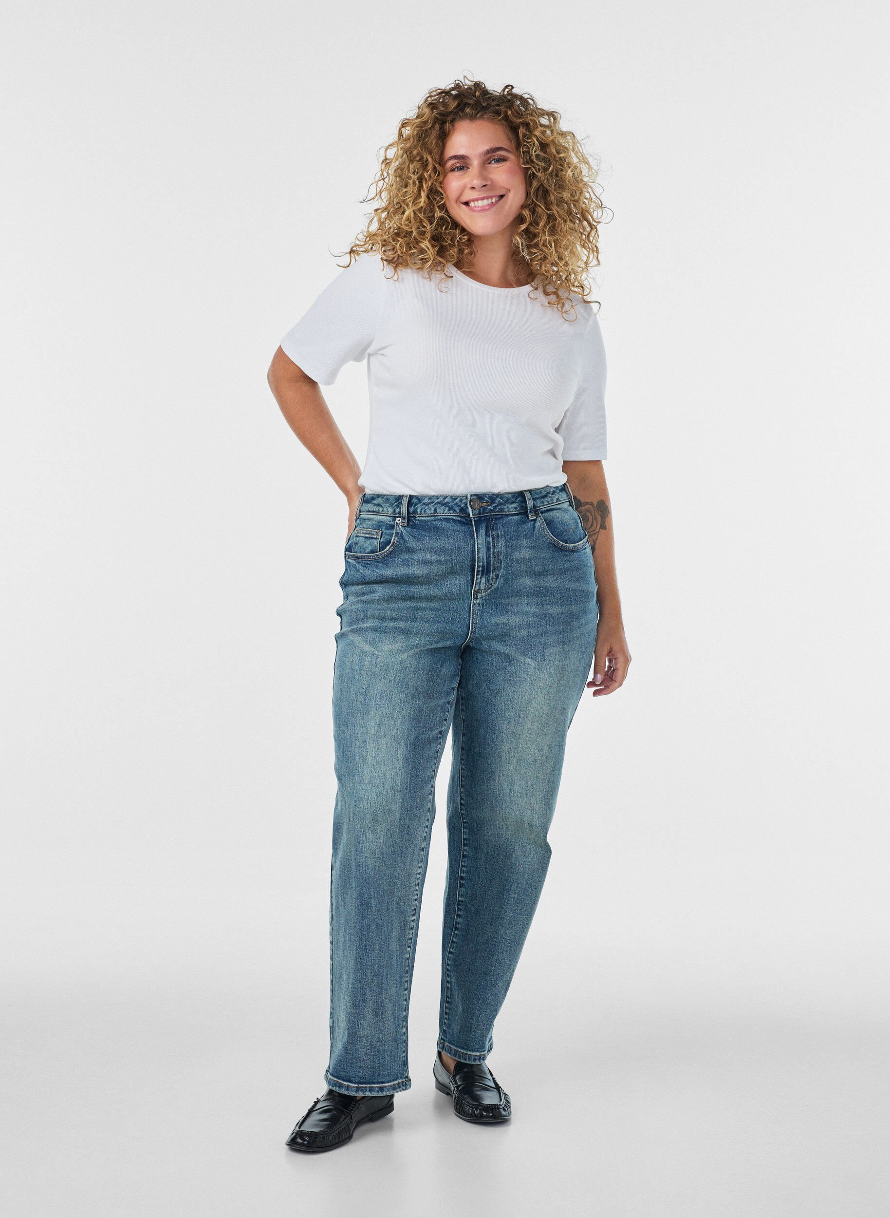 Kiana straight-fit jeans met een licht versleten look, Blauw, Model
