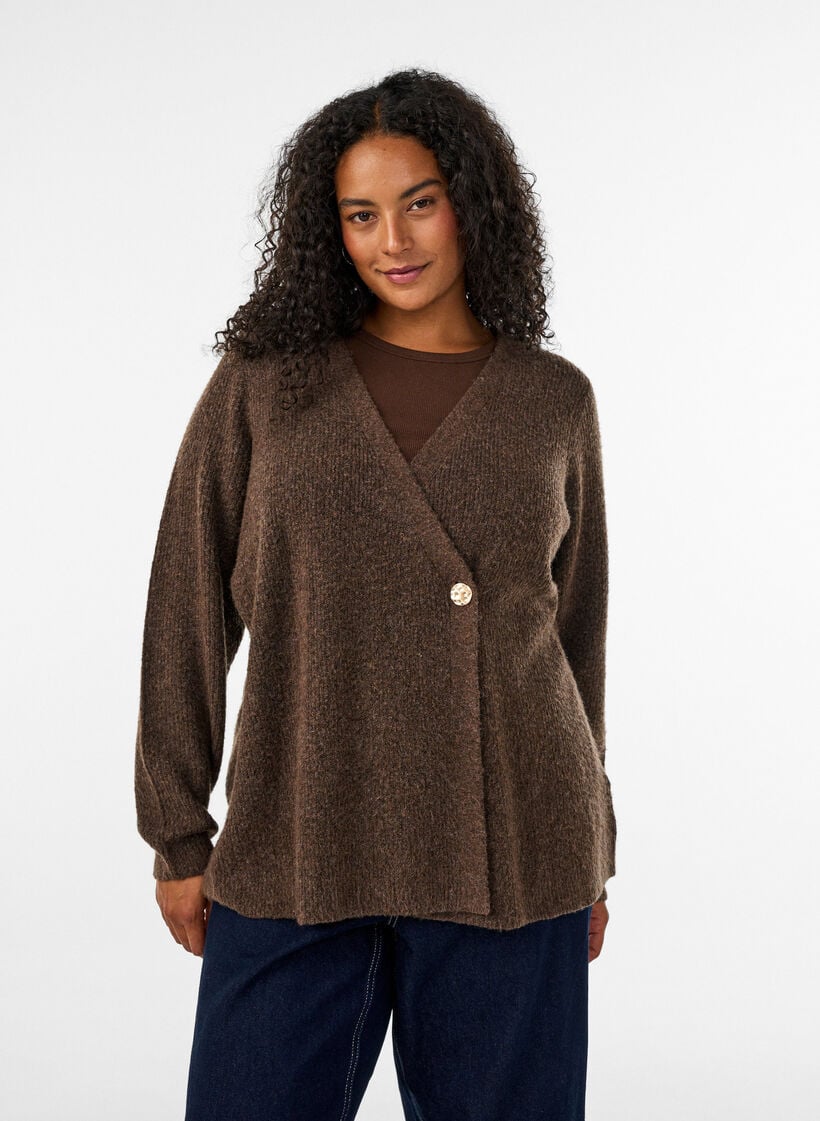 Gebreid vest met asymmetrische sluiting, Bruin, Model