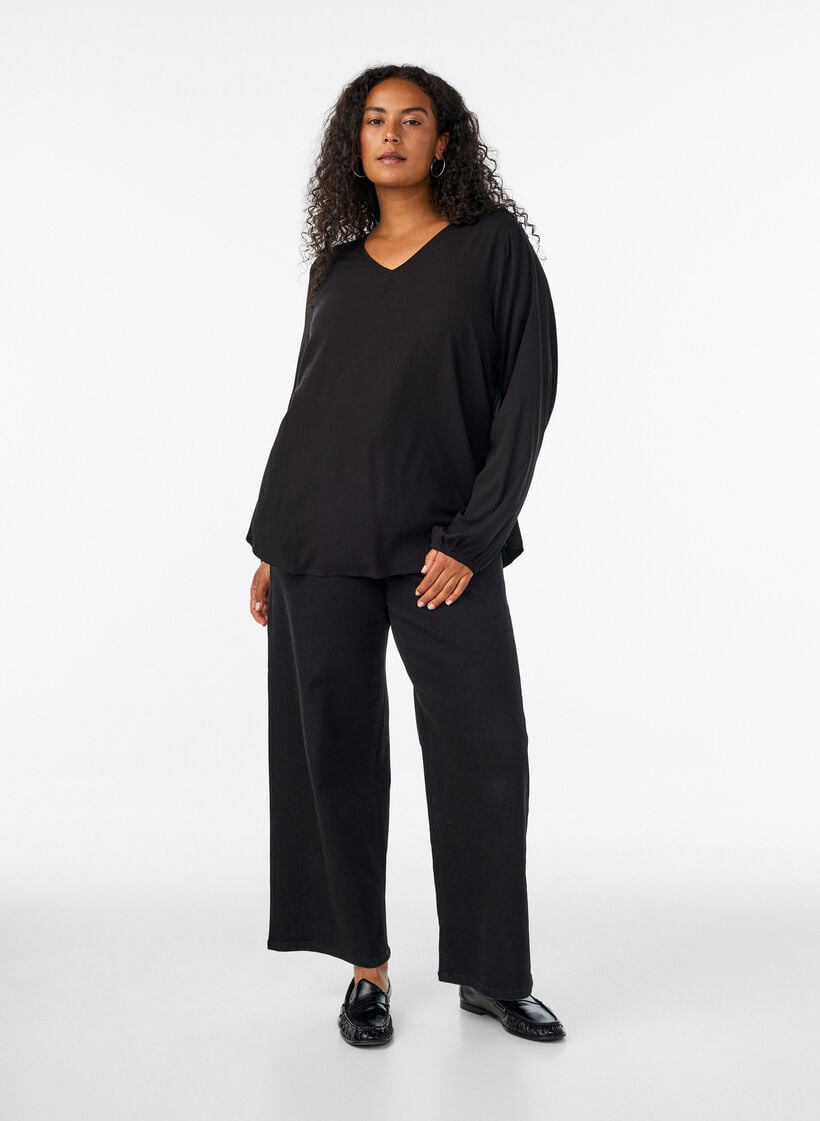 Viscose blouse met V-hals en lange mouwen, Zwart, Model image number 1