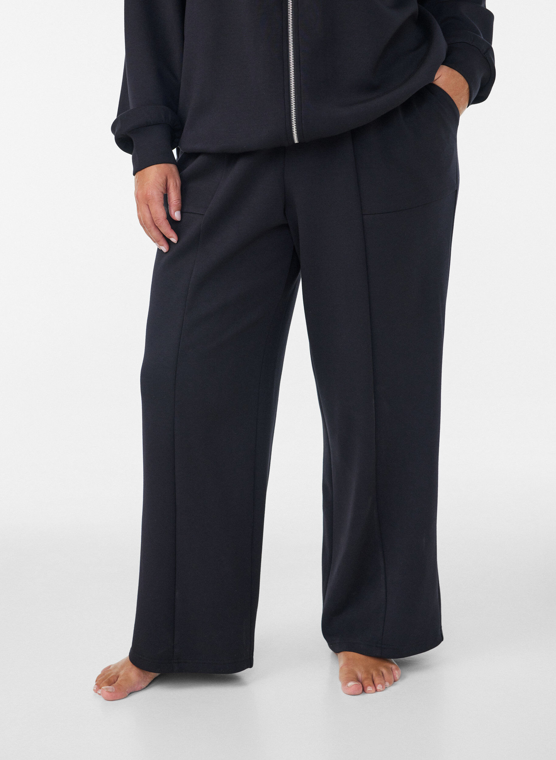 ZizziJerseybroek met losse pasvorm, high waist en zakken, Zwart, Model image number 2