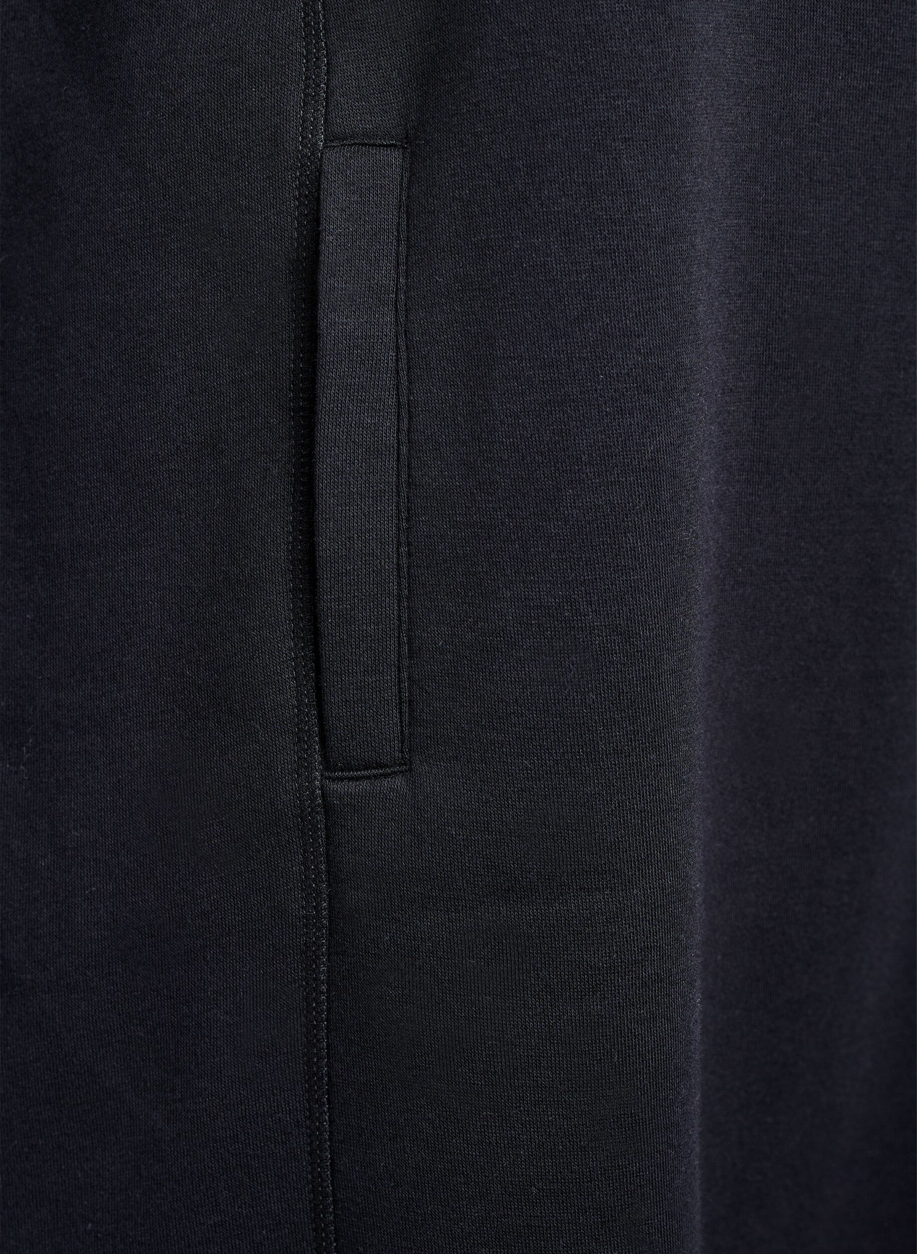 Zizzi Robe sweat-shirt courte &agrave; col montant et poches, Noir, Packshot image number 3