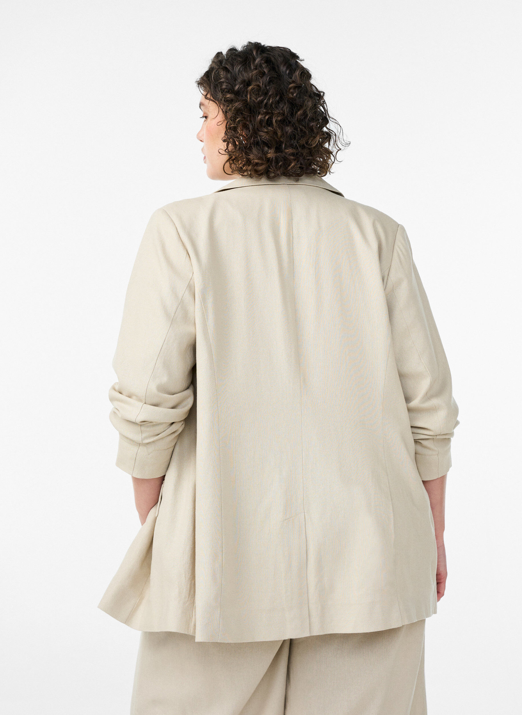 ZizziBlazer in linnen en viscose met revers en zakken, Beige, Model image number 2