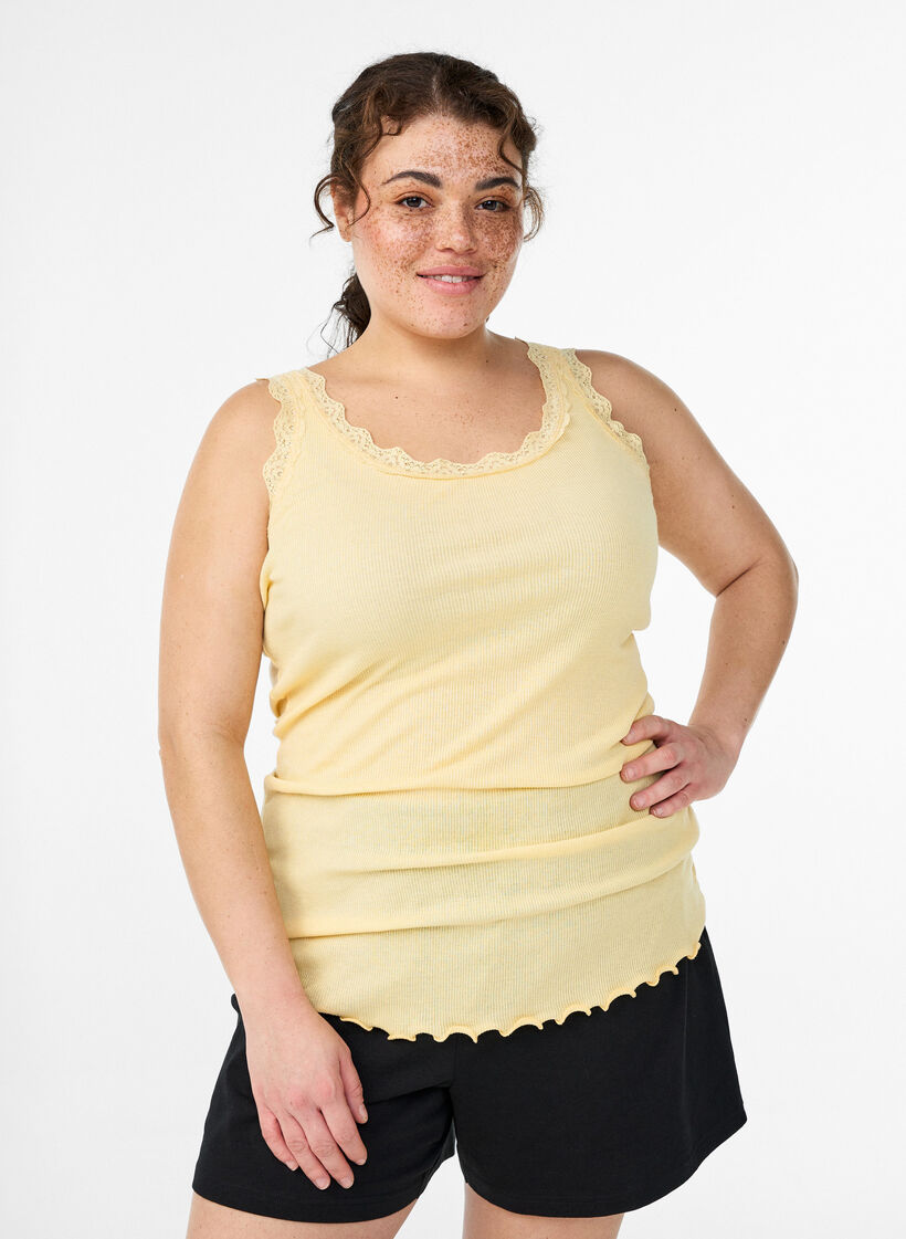 Top met kanten afwerking, Geel, Model image number 0