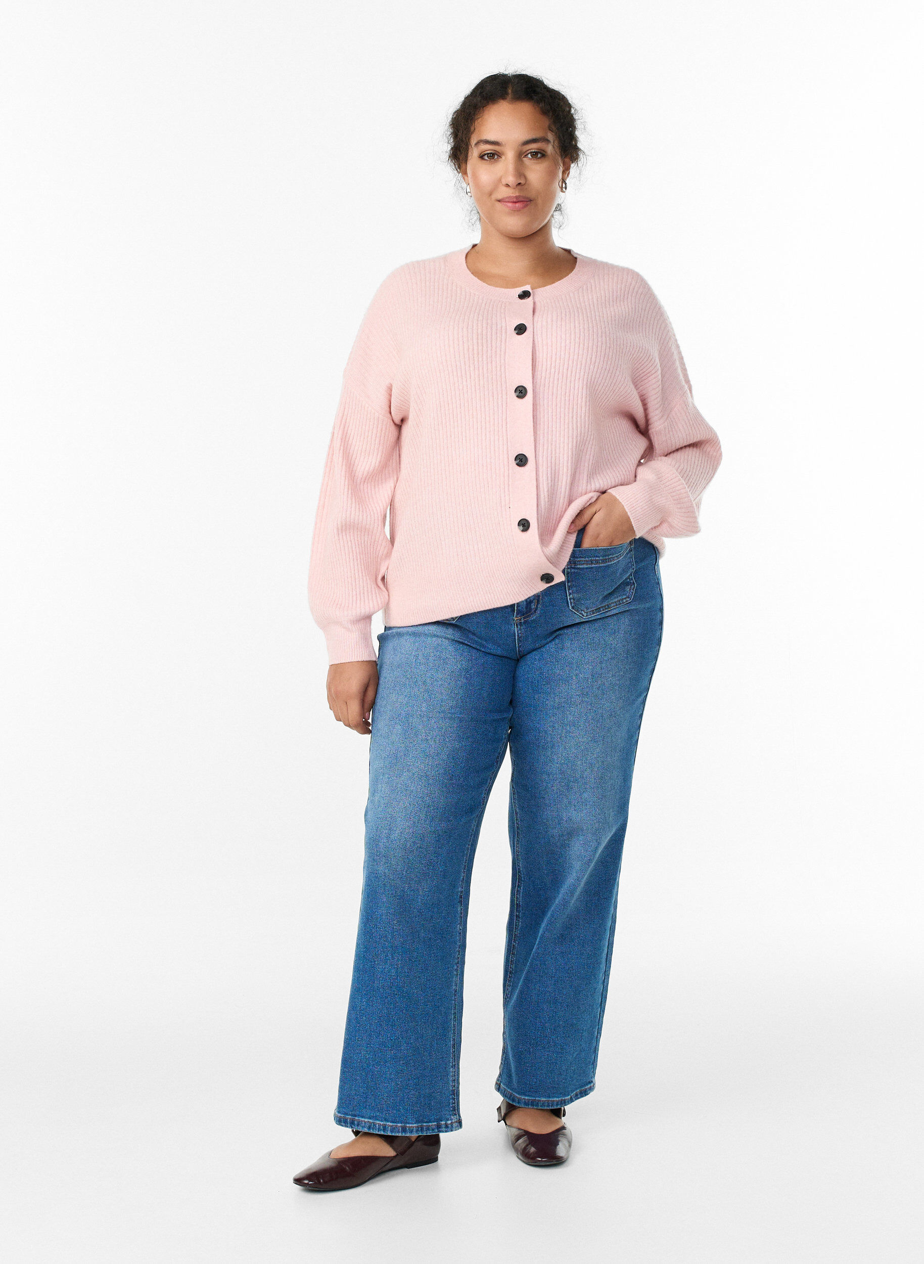 ZizziVest van ribtricot met knopen, Roze, Model image number 1