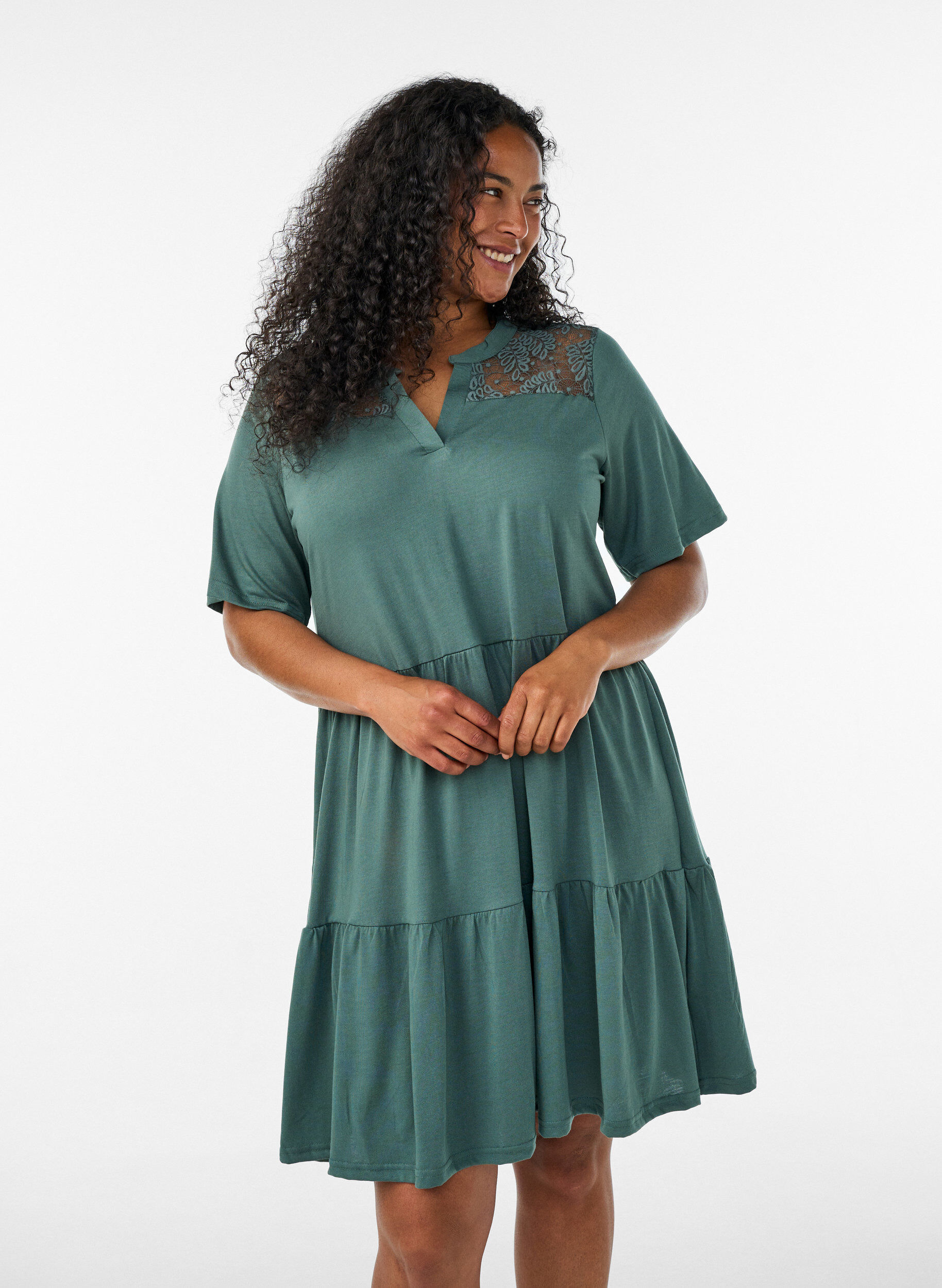 Jerseyjurk met kanten details en een gelaagde rok, Groen, Model