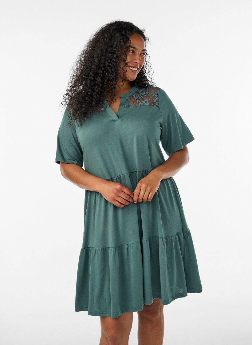 Jerseyjurk met kanten details en een gelaagde rok, Groen, Model image number 0