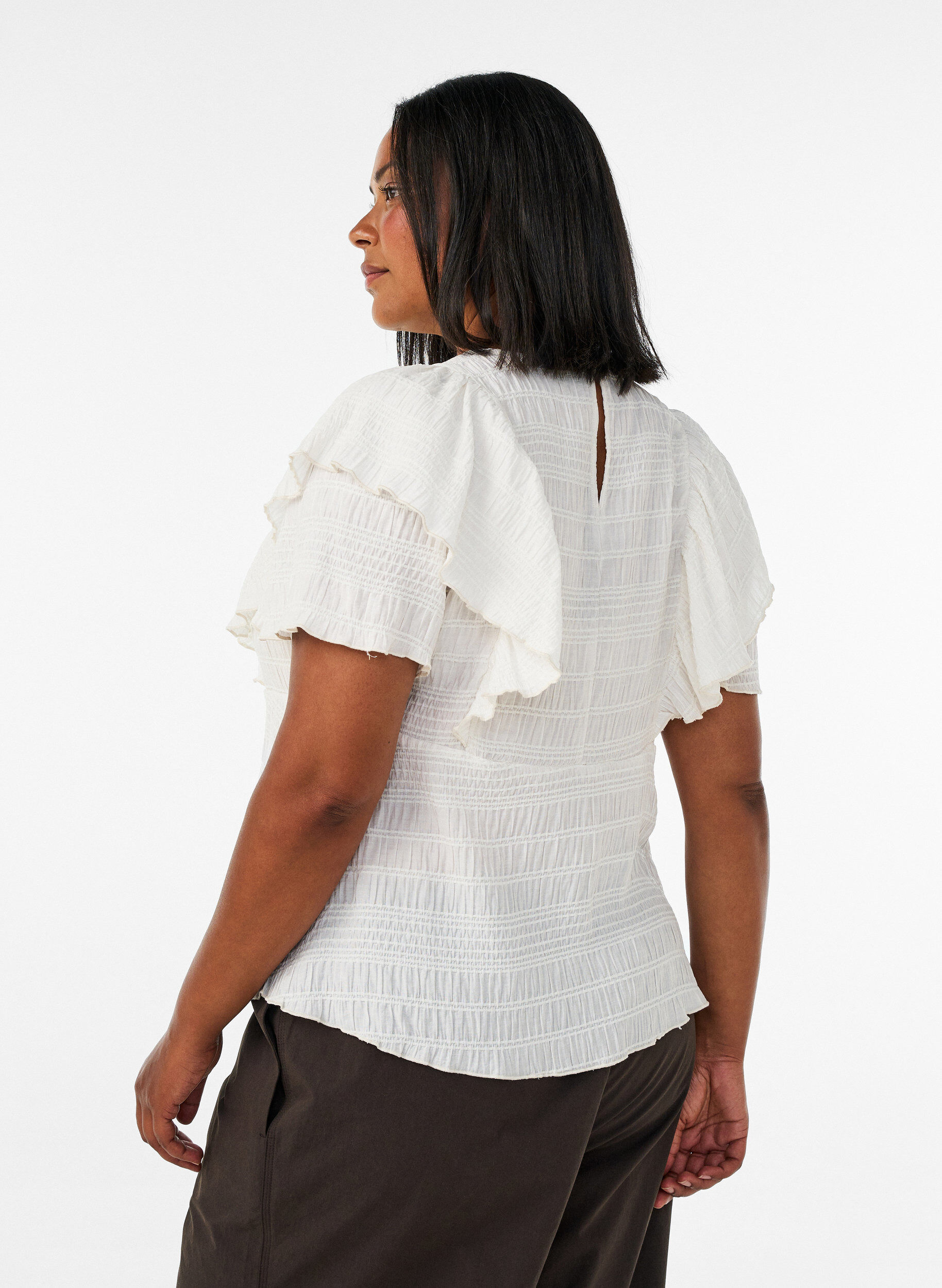 ZizziBlouse met smockstructuur en ruchesmouwen, Vanille, Model image number 2