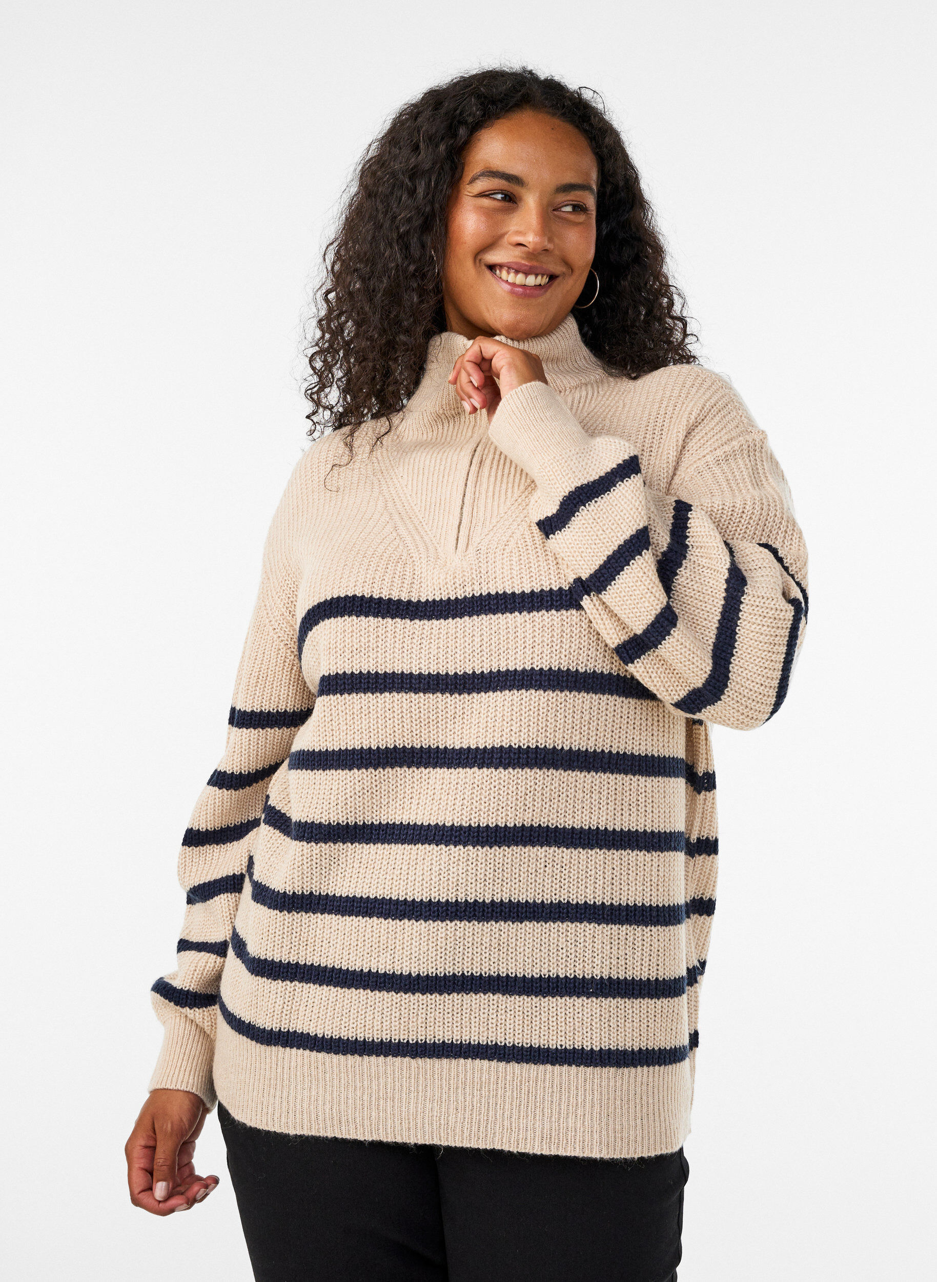 Gebreide trui met hoge hals en rits, Vanille, Model