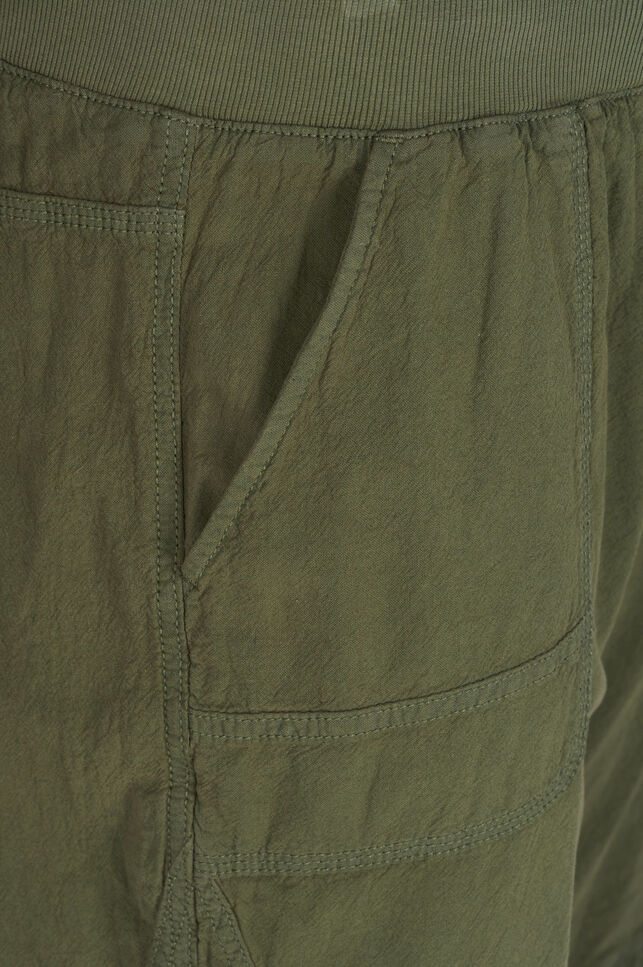 Losse short met zakken in katoen, Ivy Green, Packshot