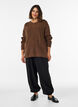 Gebreide blouse met ribstructuur en knoopdetails, Bruin, Model image number 1
